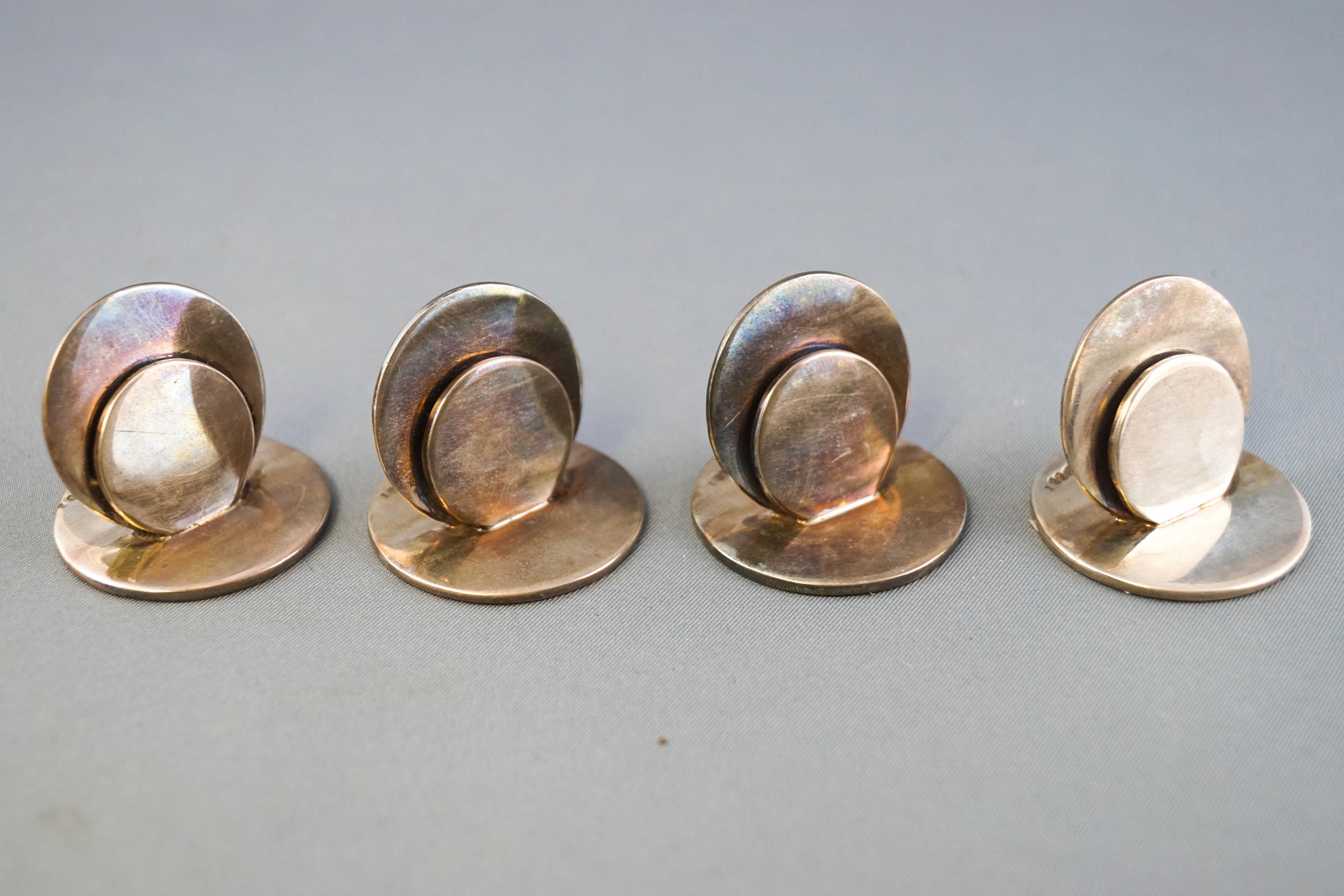 A cased set of four silver plain round form menu holders, Samson Mordan & Co, Chester 1907, - Bild 2 aus 3