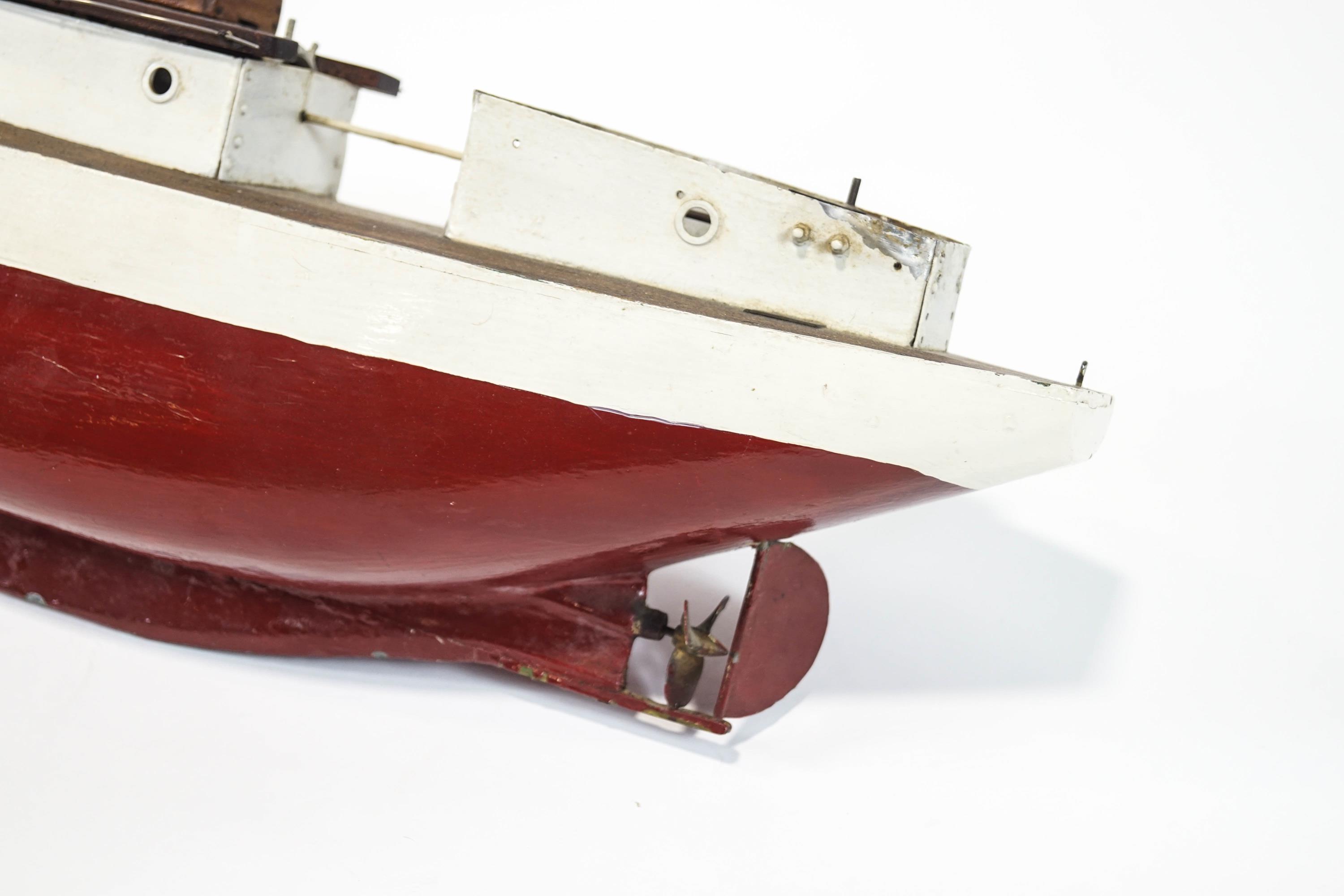A pond yacht style wood and metal model of a steam yacht in a cream and red finish, - Image 3 of 4