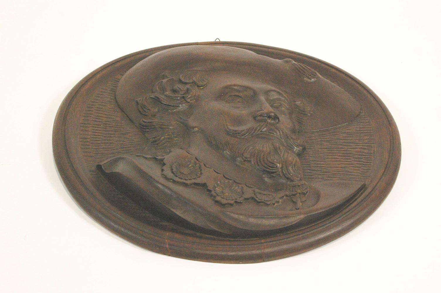 A oak roundel carved with the head of Rubens, 47. - Image 2 of 2
