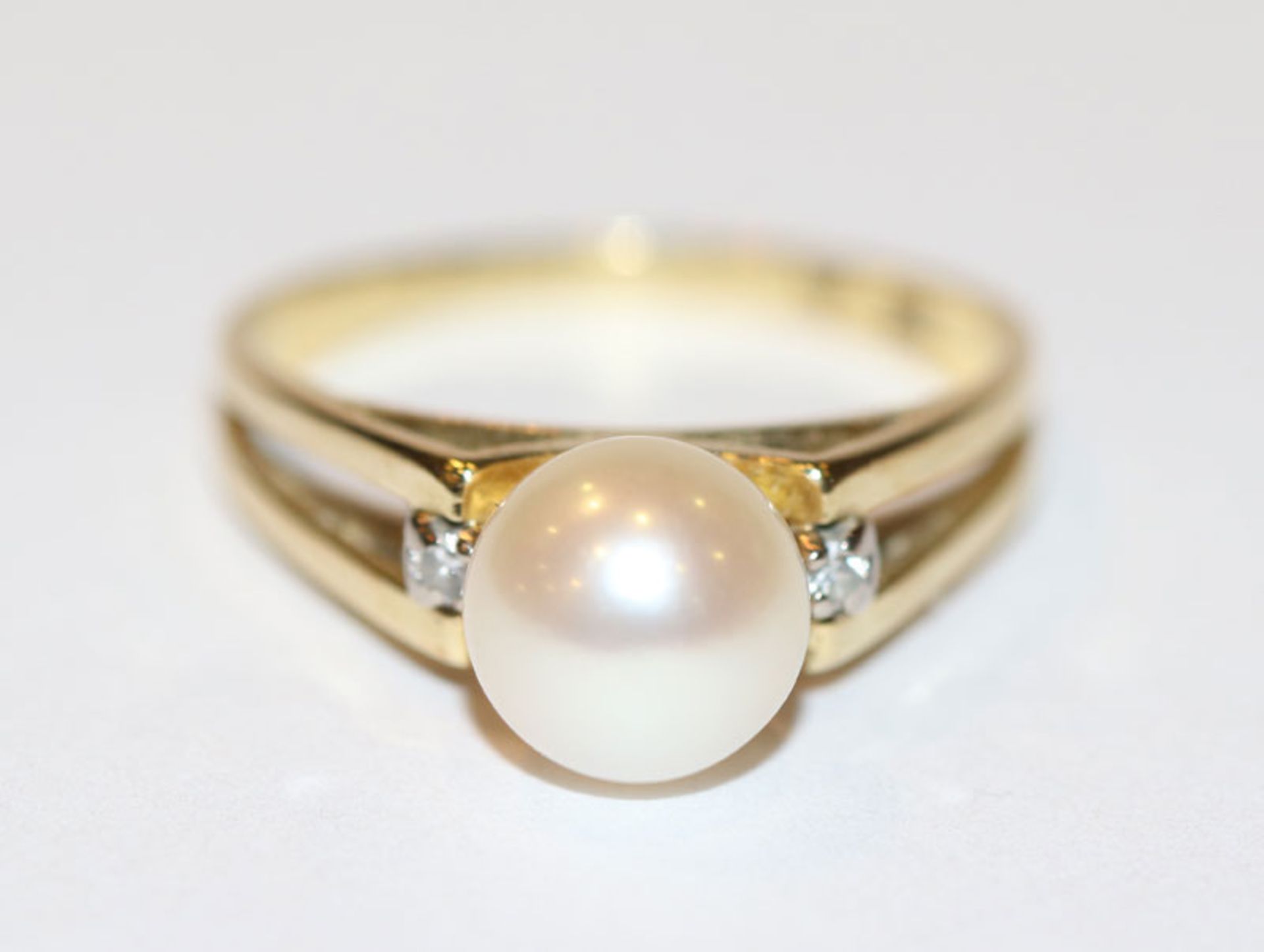 14 k Gelbgold Ring mit Perle und 2 kleinen Diamanten, Gr. 51
