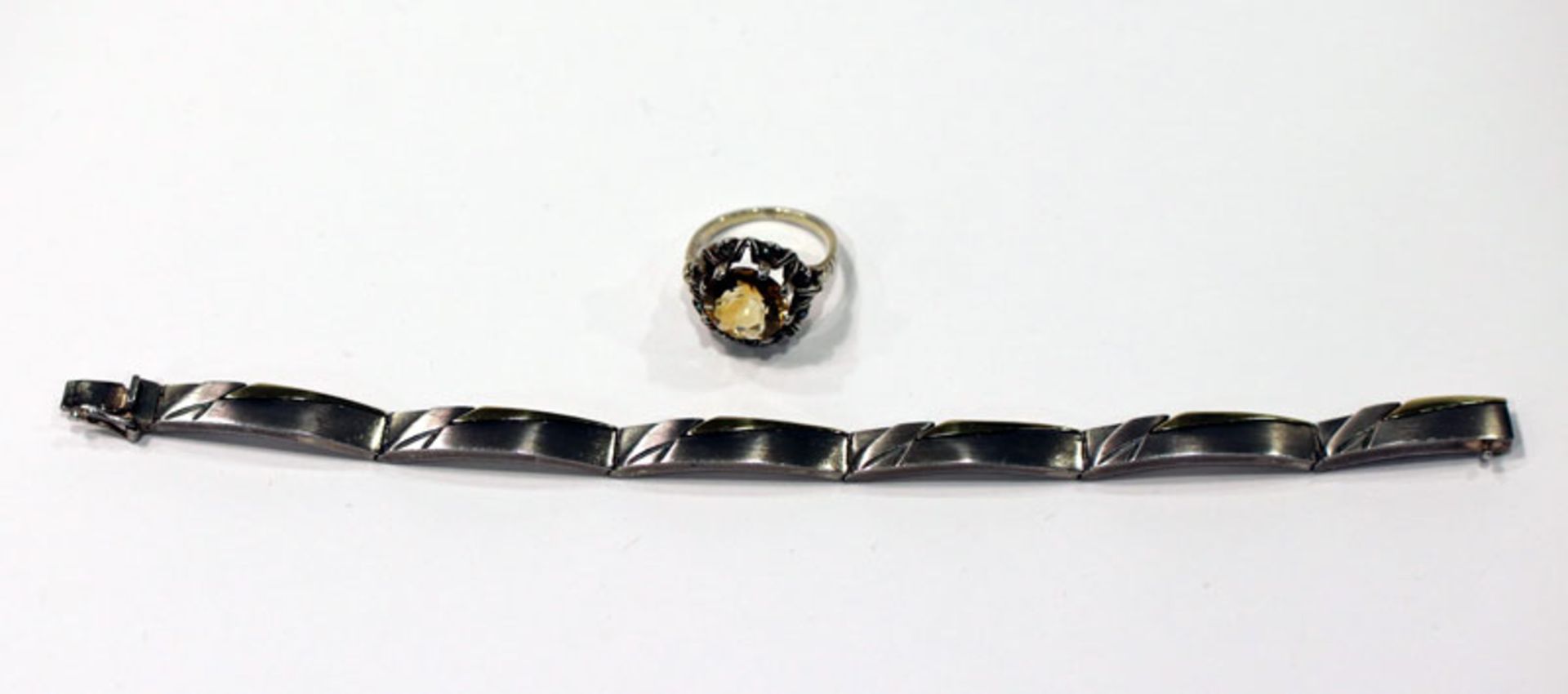 Silber Armband, L 18 cm, und Silber Ring mit gelbem Glasstein, Gr. 55