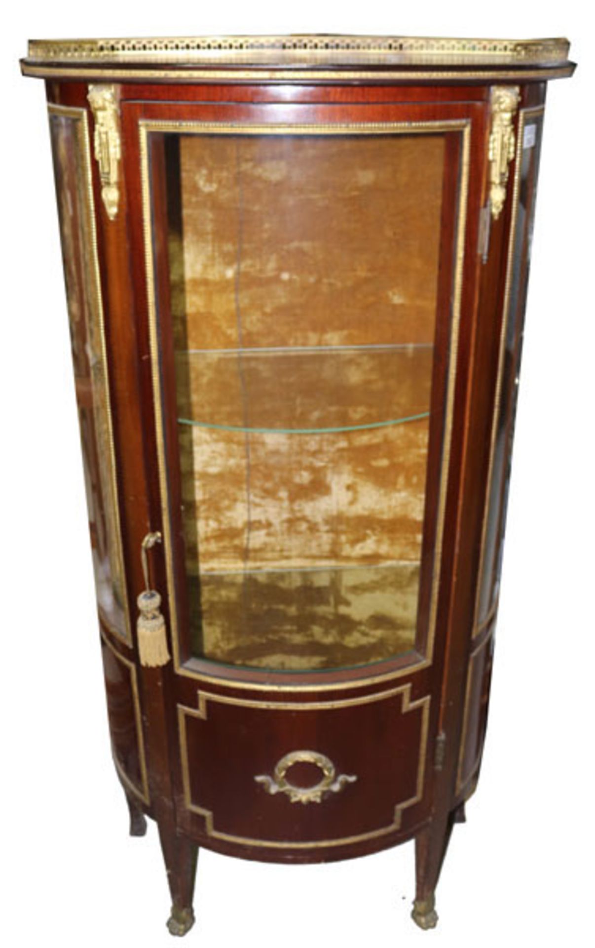 Vitrinenschrank in halbrunder Form, Frankreich um 1900, Korpus mit verglaster Tür und Seiten, mit