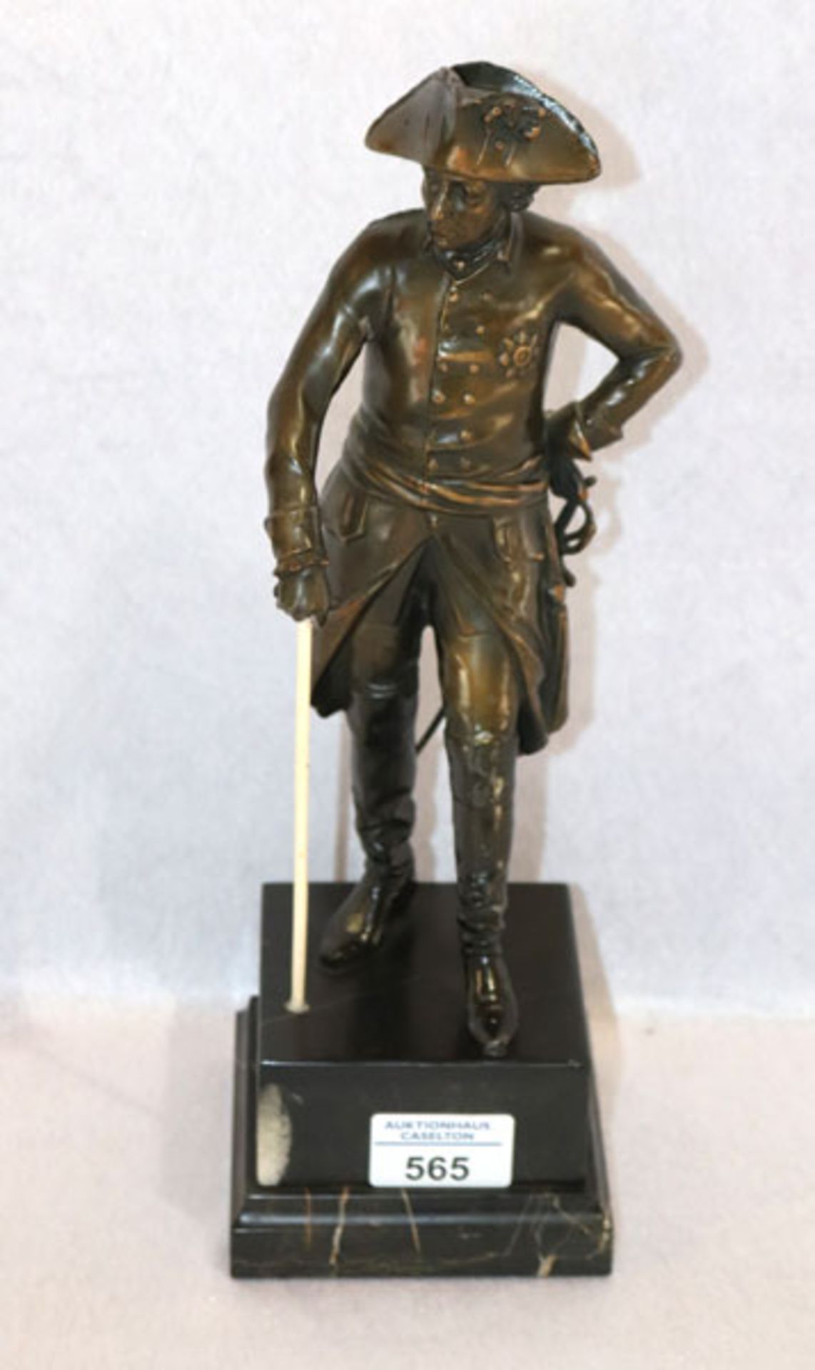 Bronze Figurenskulptur 'Friedrich der Große', Stock nicht original, auf Marmorsockel, H 33 cm