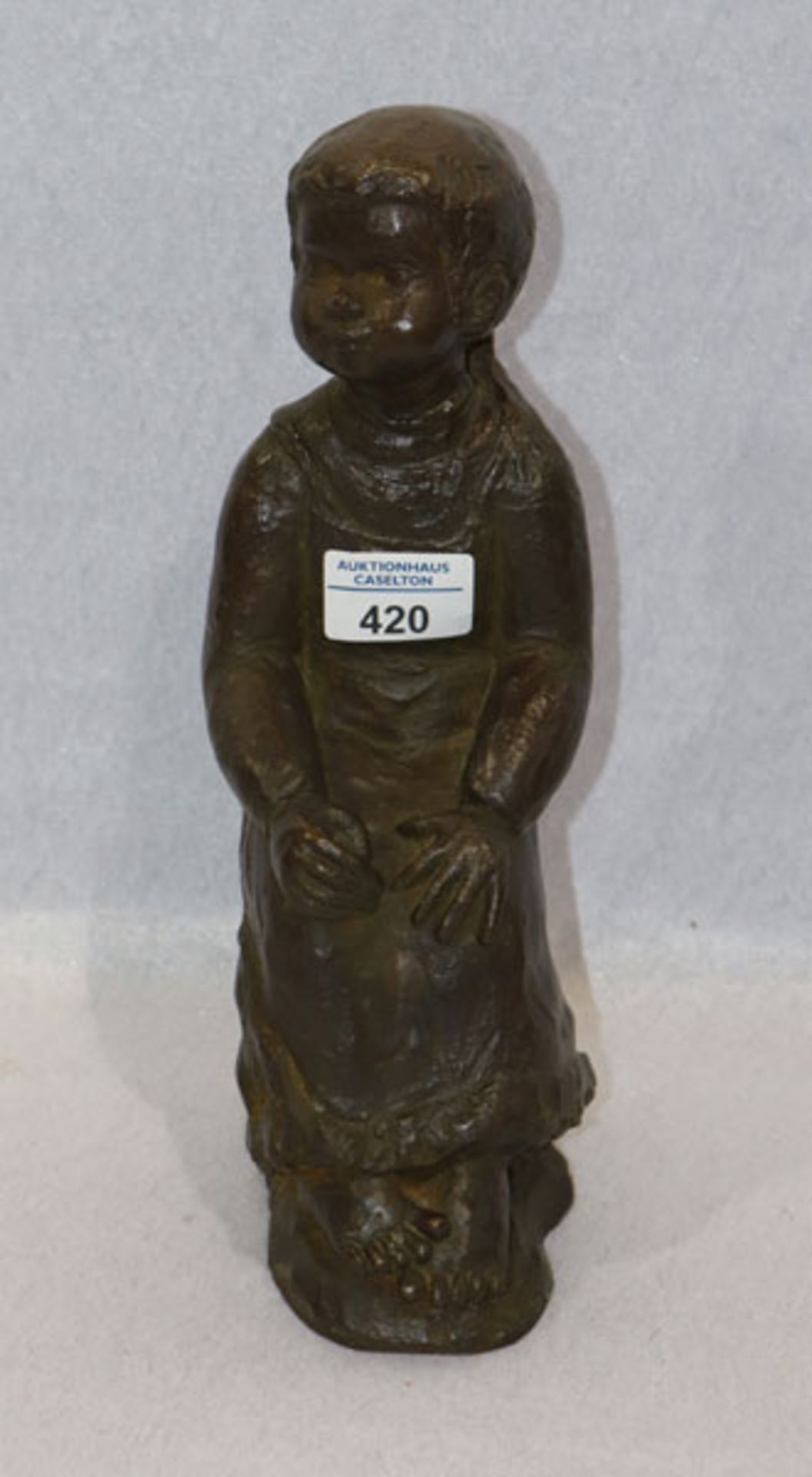 Bronze Figurenskulptur 'Heidi - sitzendes Mädchen', mit Expertise, datiert 1977, Nr. 14/32, Sigrid