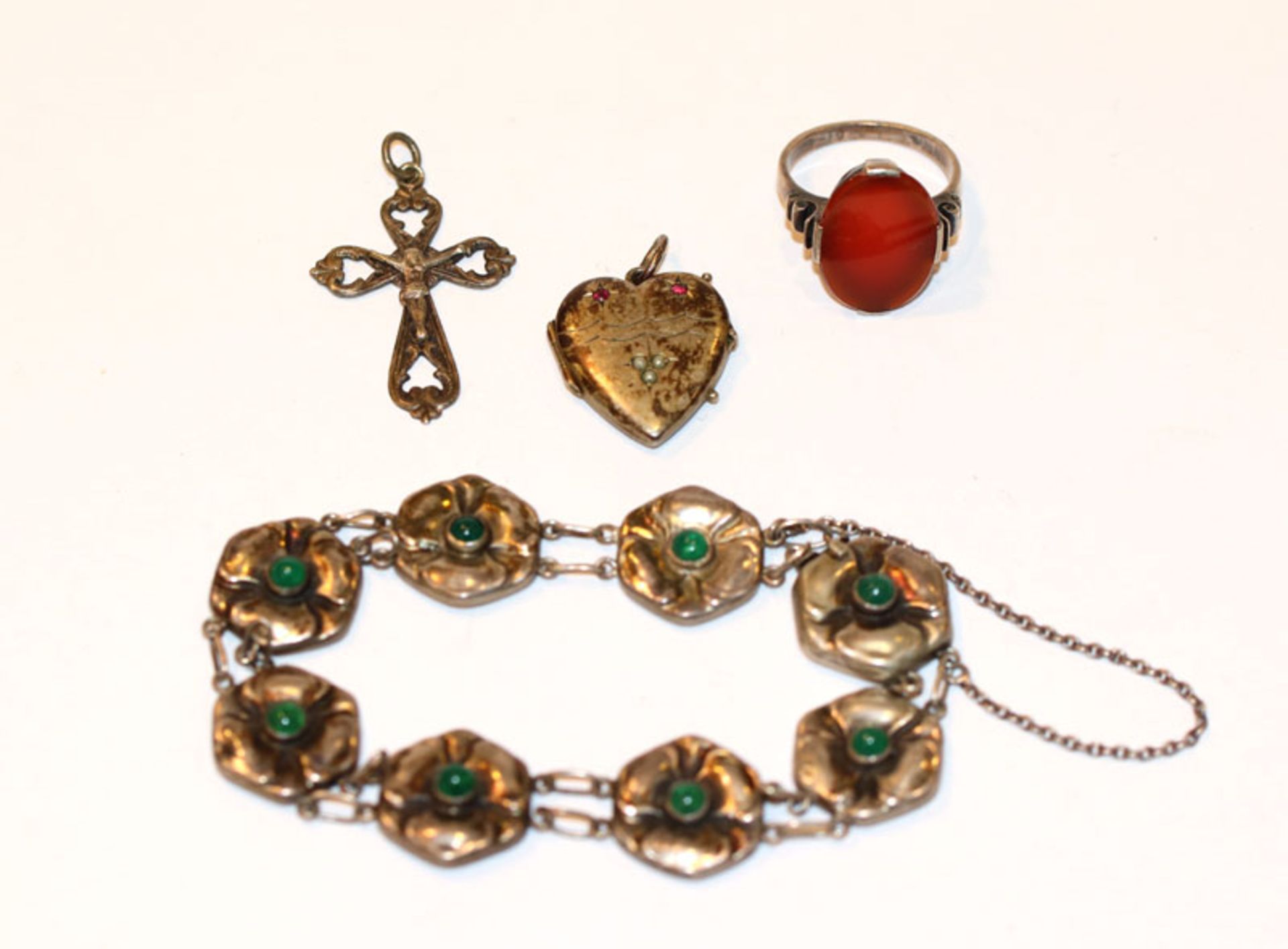 Silber Schmuck-Konvolut: Armband, L 16 cm, Herz-Medaillon Anhänger, Kreuz-Anhänger und Ring mit