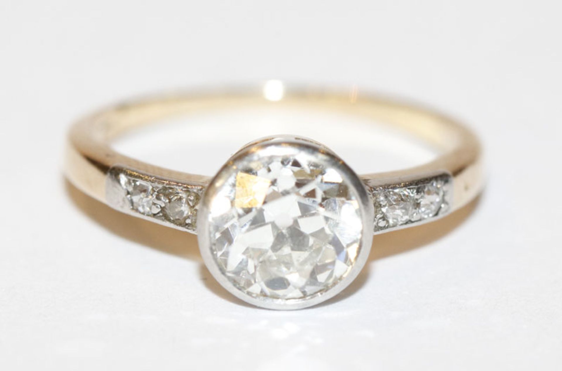 14 k Weiß- und Gelbgold Ring mit ca. 1,25 ct. Altschliff Diamant Wesselton si, Gr. 52