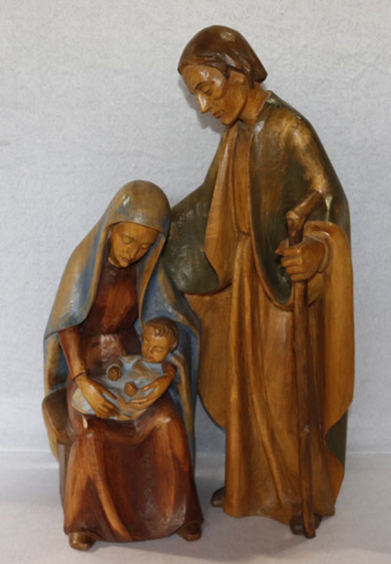 Holz Figurenskulptur 'Heilige Familie - Maria, Josef und Jesuskind', farbig gefaßt, H 61 cm, B 40