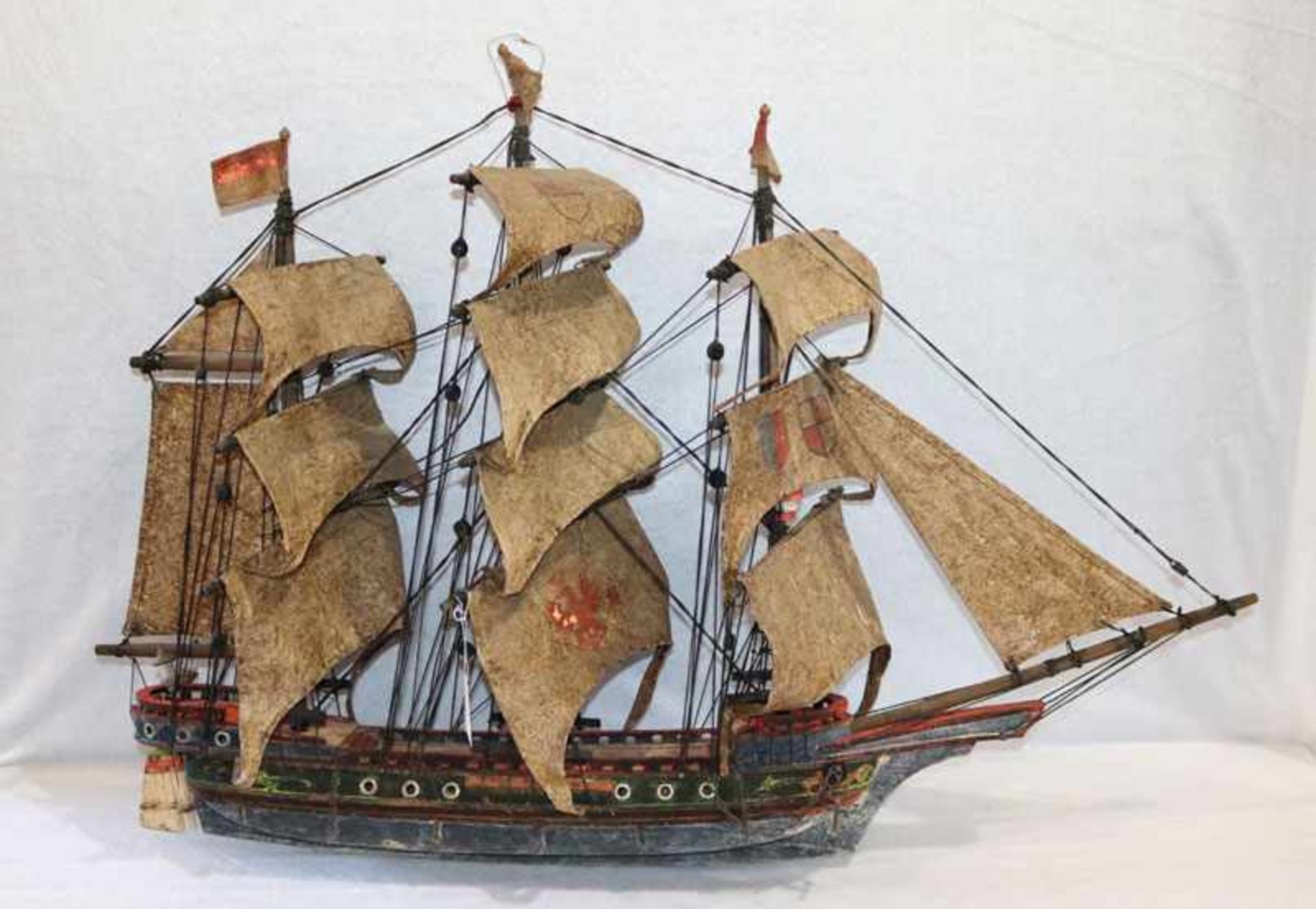 Modellschiff mit Takelage, H 62 cm, B 86 cm, Altersspuren
