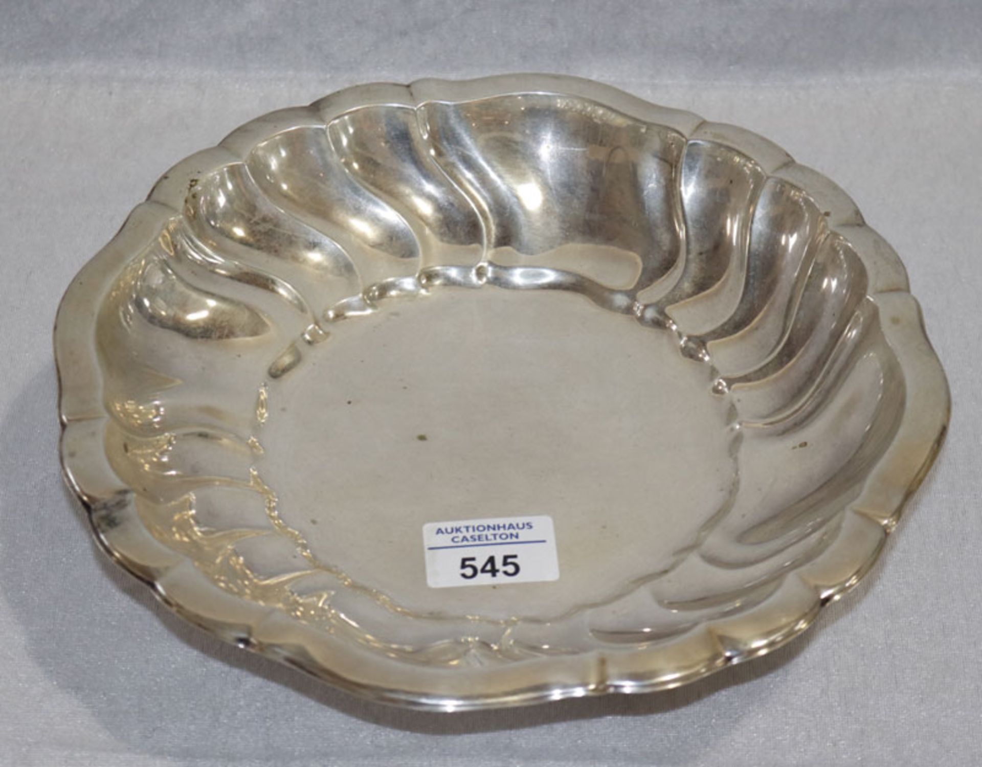 Schale in geschwungener Form auf Kugelfüßen, 800 Silber, 347 gr., H 6 cm, D 26 cm, Gebrauchsspuren