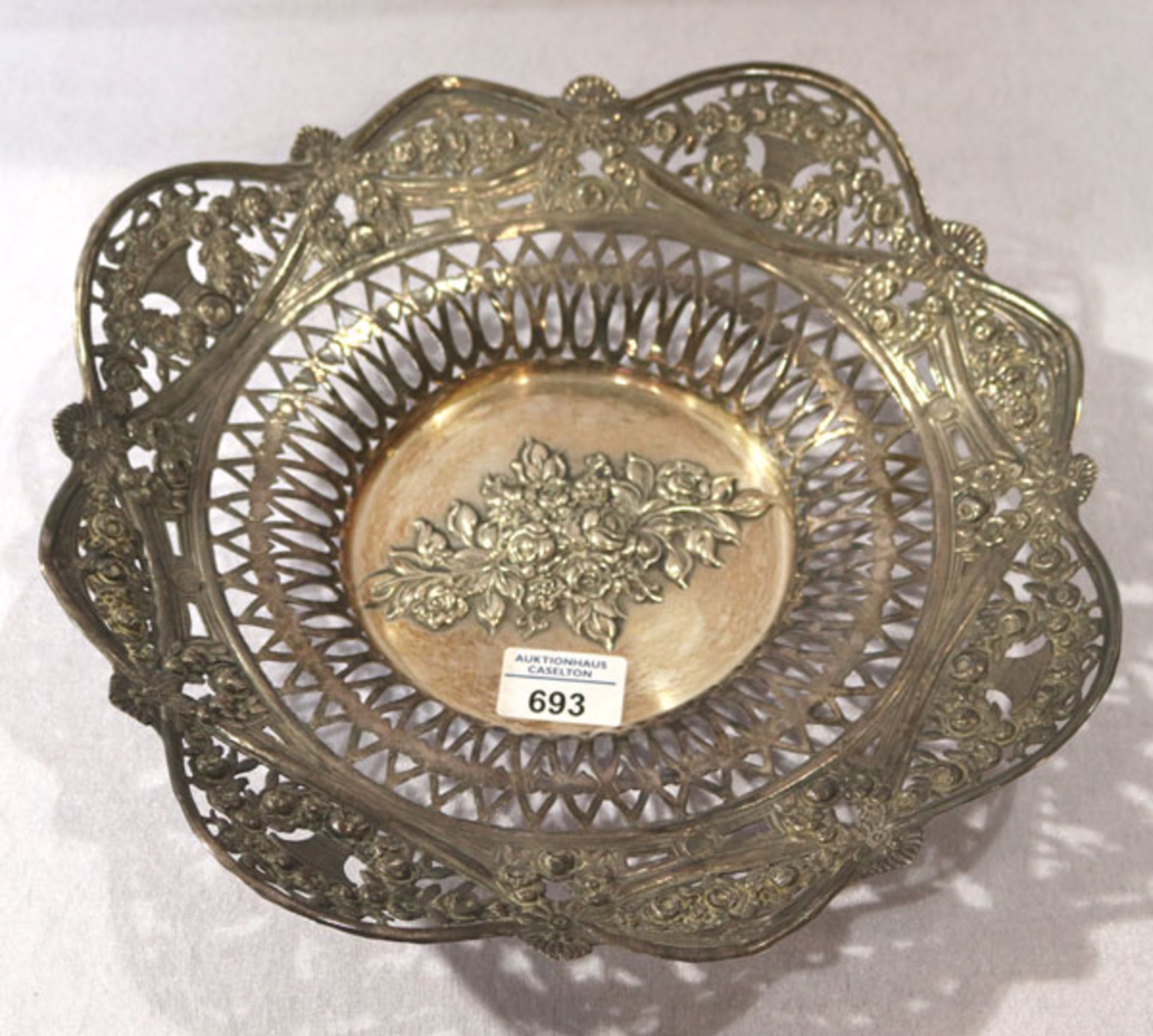Schale mit Durchbruchrand und Reliefdekor, 835 Silber, 724 gr., H 6 cm, D 32,5 cm, Gebrauchsspuren