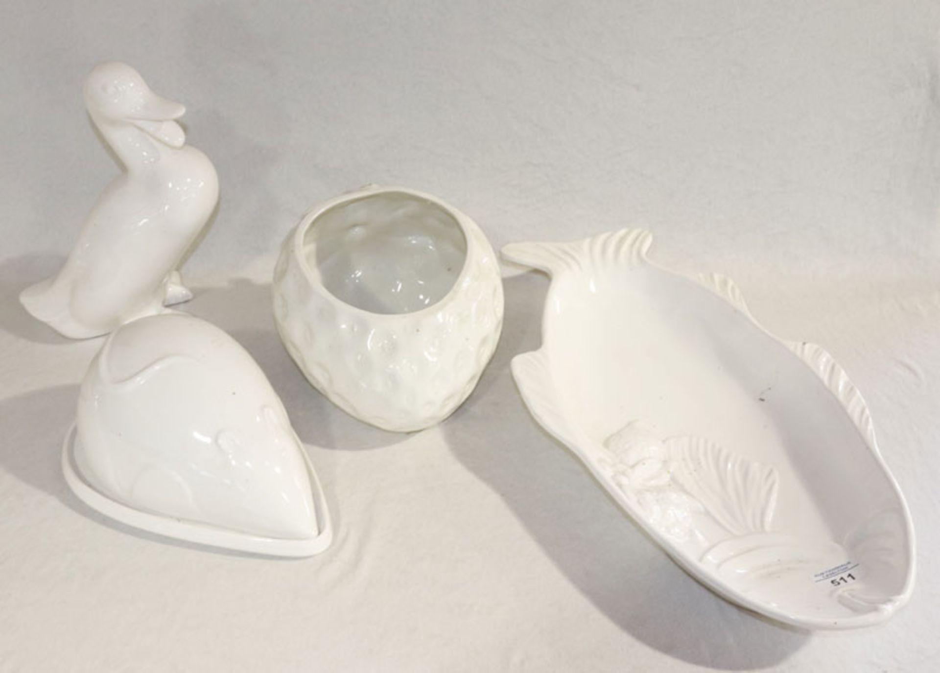 Keramik Konvolut, Figur Ente, H 29 cm, Käsedose in Mausform, H 14 cm, L 26 cm, B 17 cm, Schale in