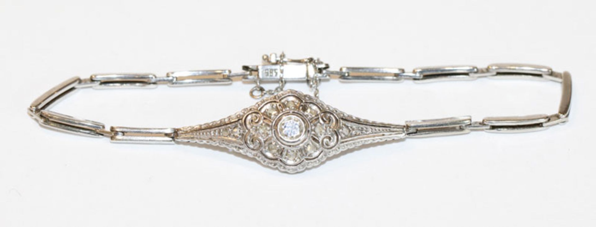 14 k Weißgold Armband, um 1920, Mittelteil mit Diamant besetzt, L 15 cm