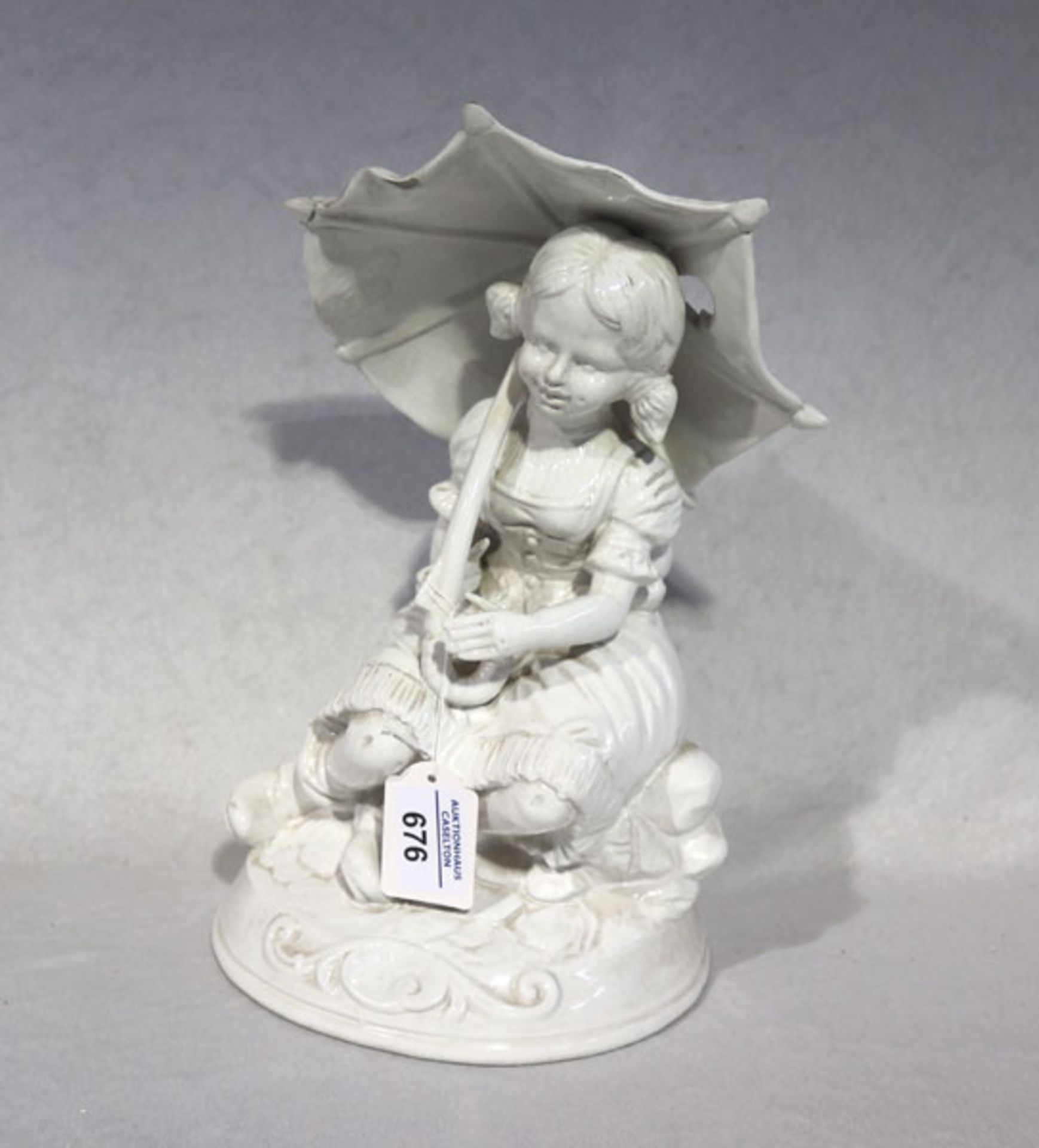 Capodimonte Keramik Figur 'Sitzendes Mädchen mit Schirm', weiß glasiert, H 30 cm, D 17,5 cm