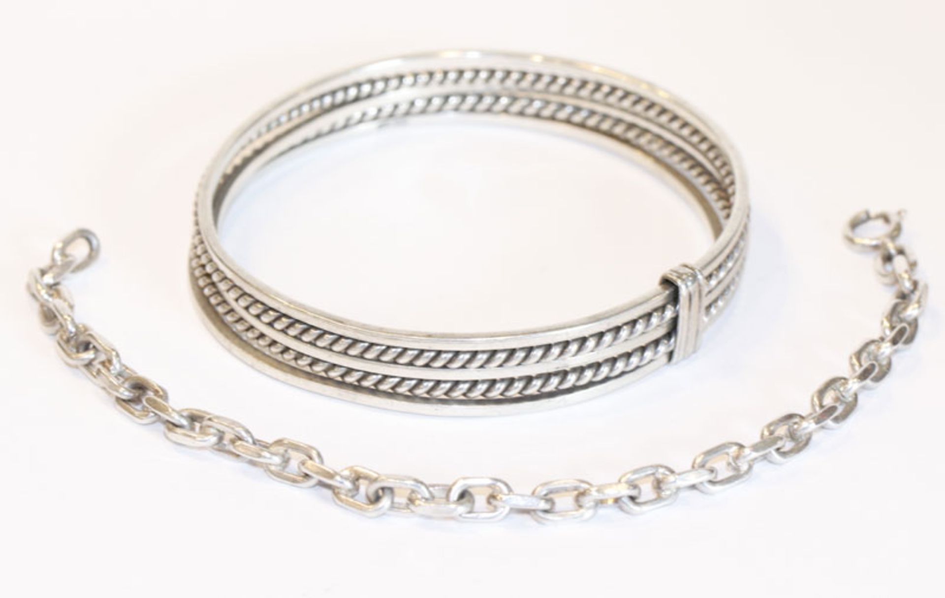 Silber Armreif, 5-teilig, D 6,5 cm, und Armband, L 16 cm, zus. 46 gr.