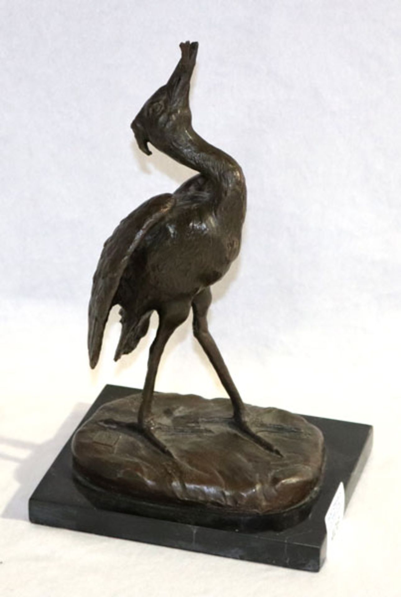 Bronze Tierfigur 'Fischreiher', bez. A. Leonard mit Gußstempel, auf schwarzem Marmorsockel, H 27 cm