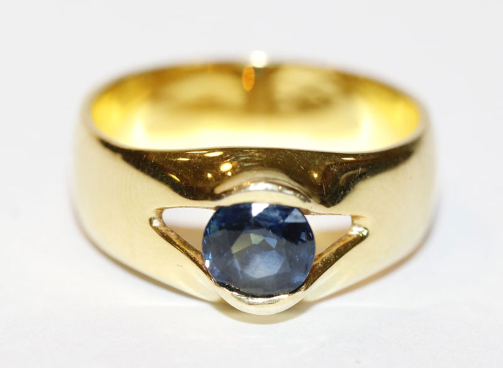 14 k Gelbgold mit Safir, 7,9 gr., Gr. 62