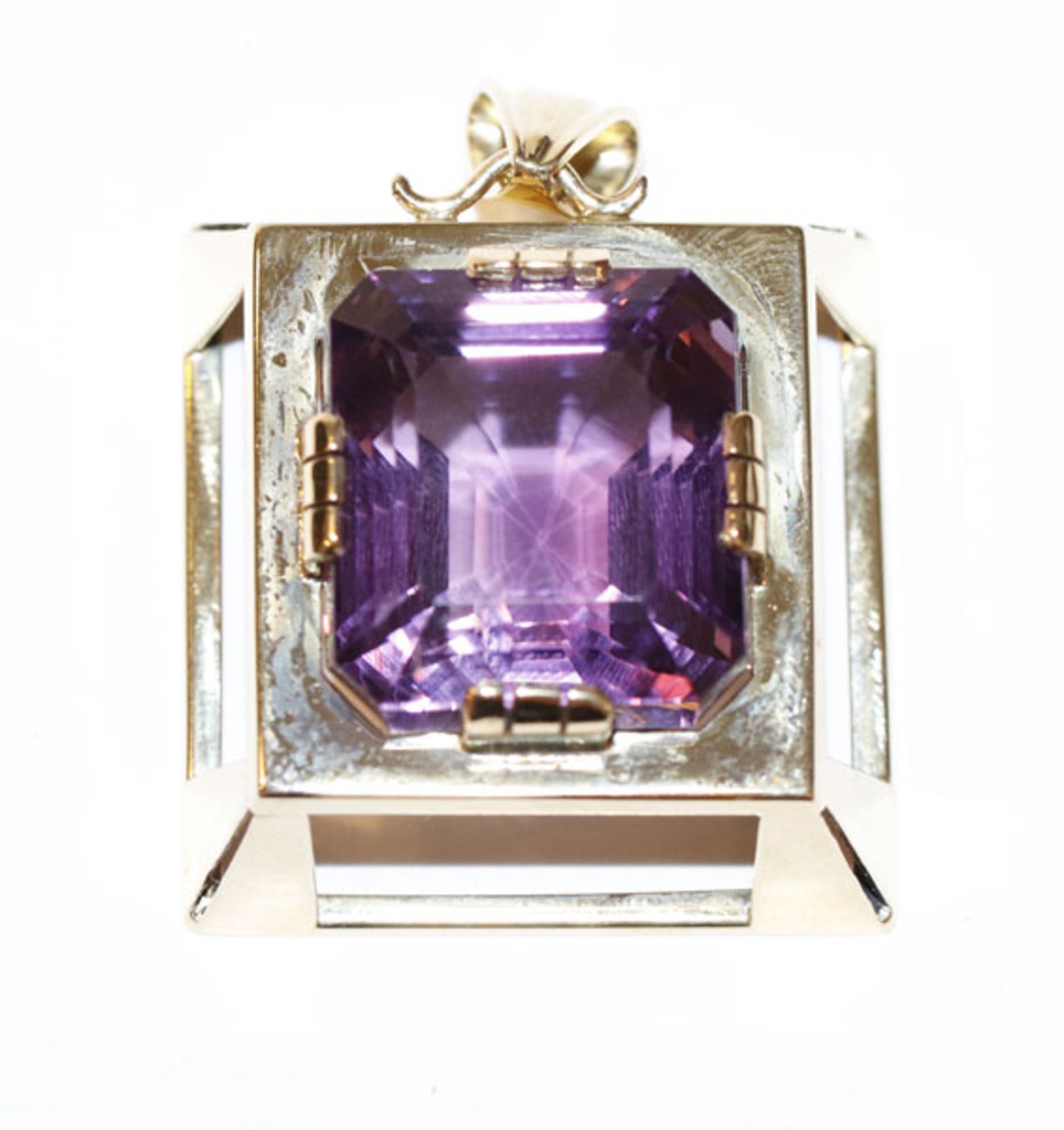 Ausgefallener 14 k Gelbgold Anhänger mit Amethyst, massive Handarbeit, 26,9 gr., 3,5 cm x 3,2 cm