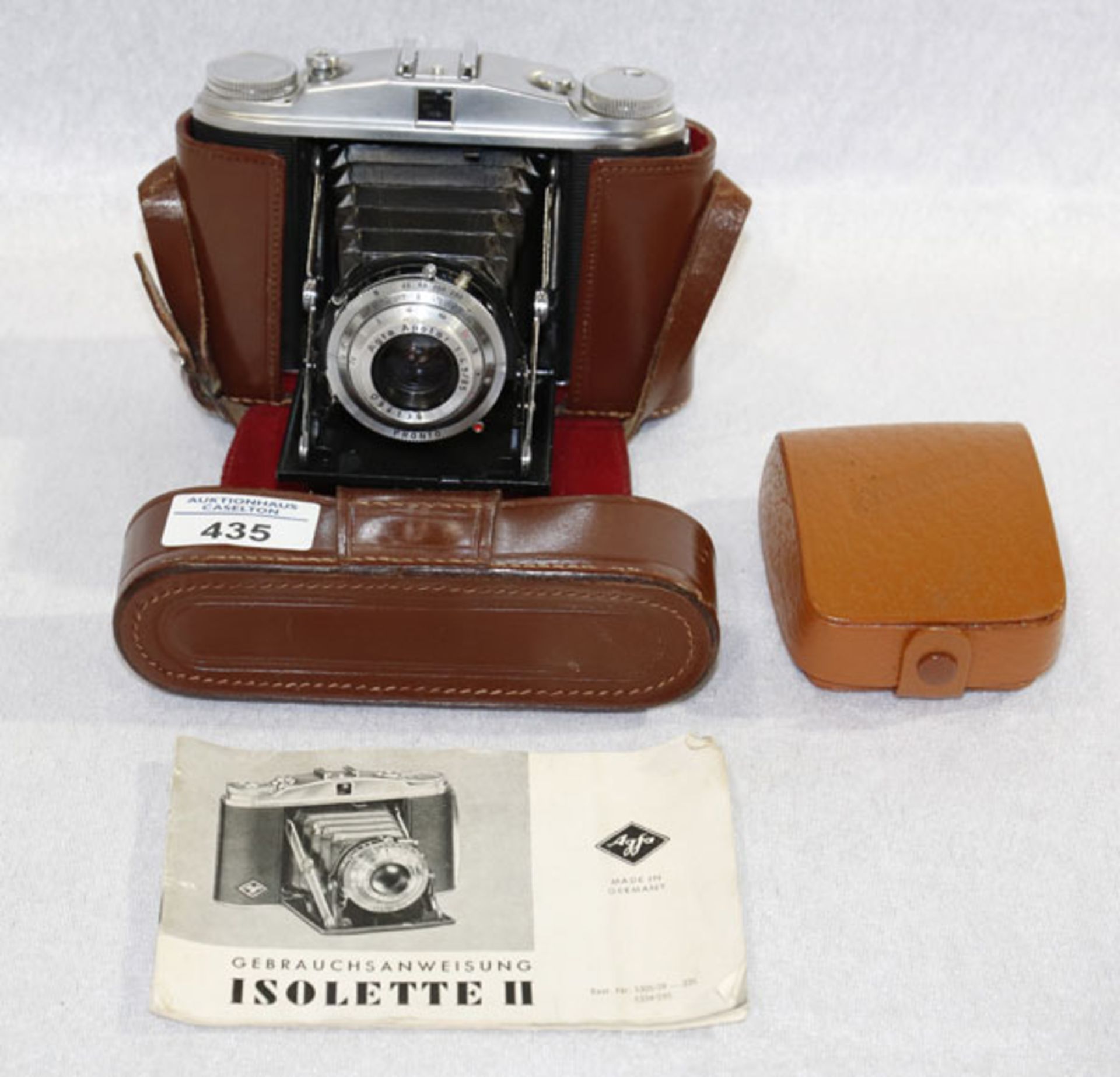 Agfa Fotokamera Isolette II, mit Tasche und Gebrauchssanweisung, sowie Zubehör, Gebrauchsspuren