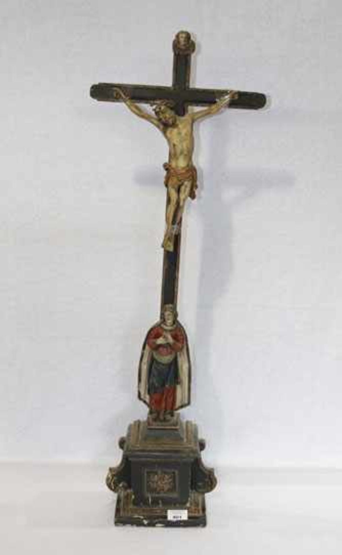 Holz Standkreuz mit Korpus Christi und Maria, farbig gefaßt, früh 19. Jahrhundert, beschädigt und