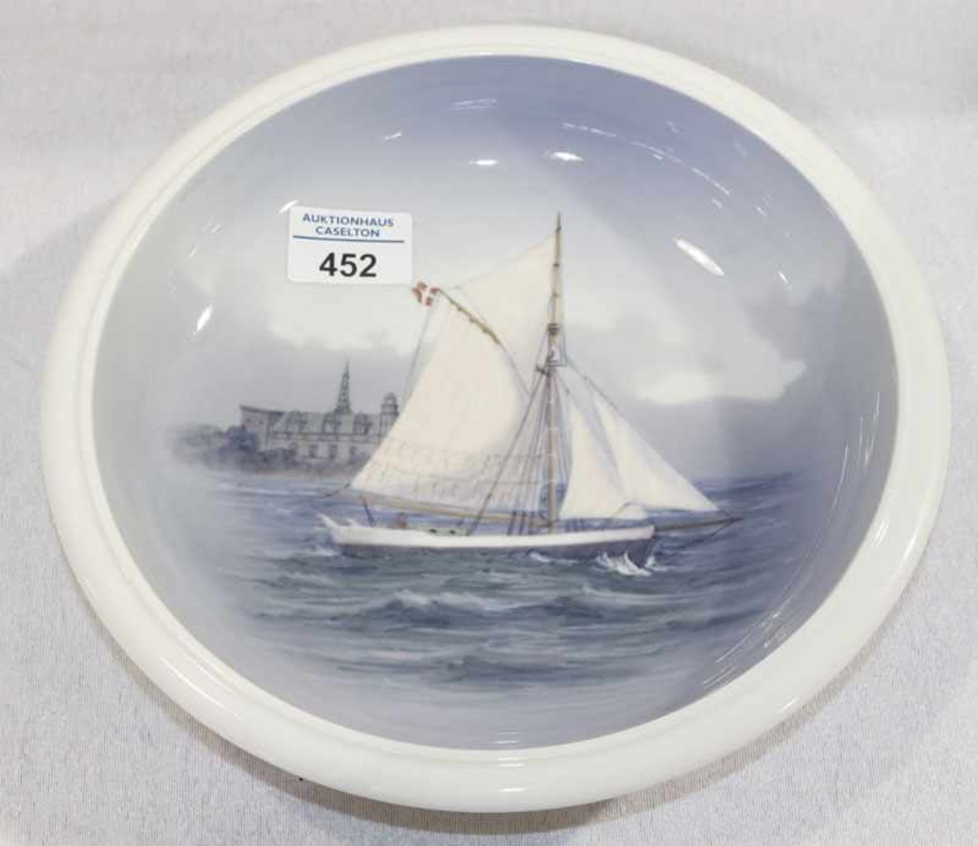 Royal Kopenhagen Schale mit Segelschiffdekor, H 5 cm, D 25 cm