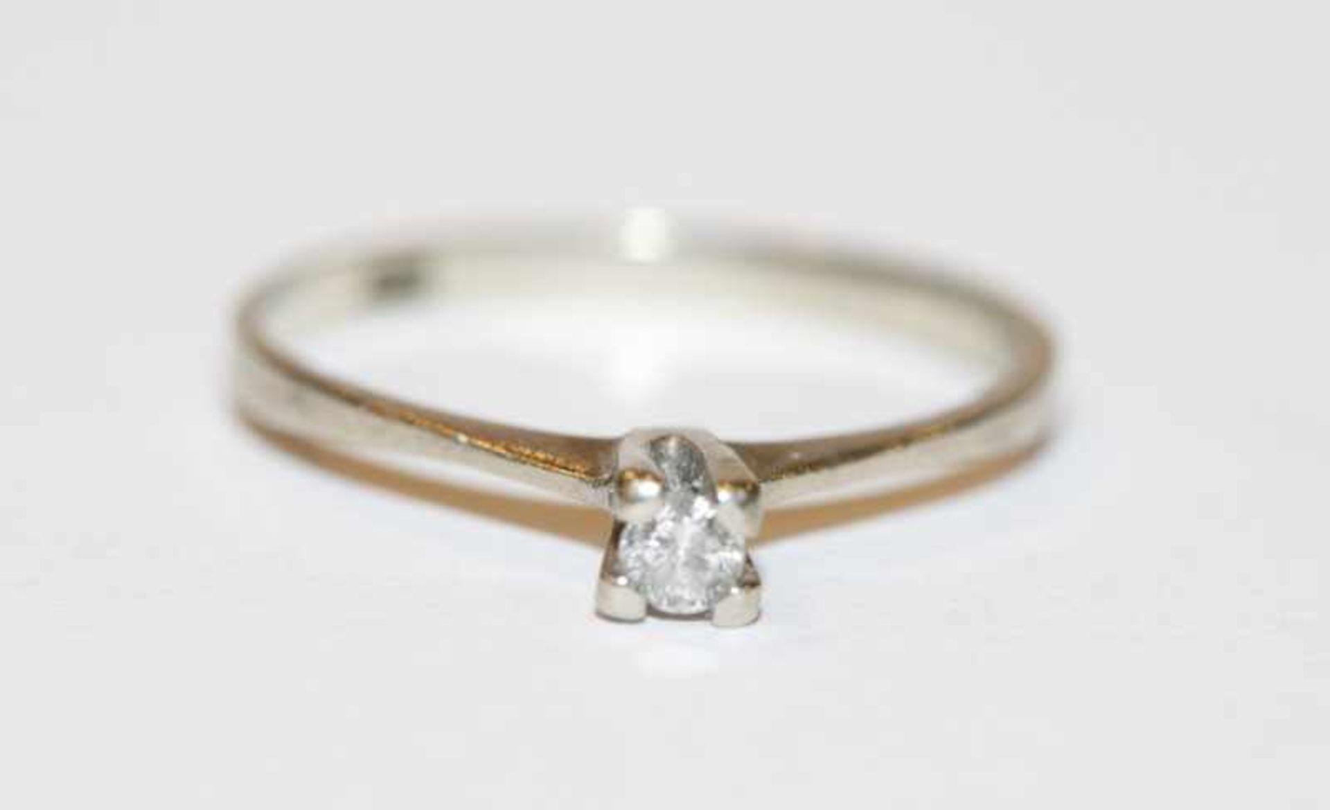 14 k Weißgold Ring mit Diamant, Gr. 53