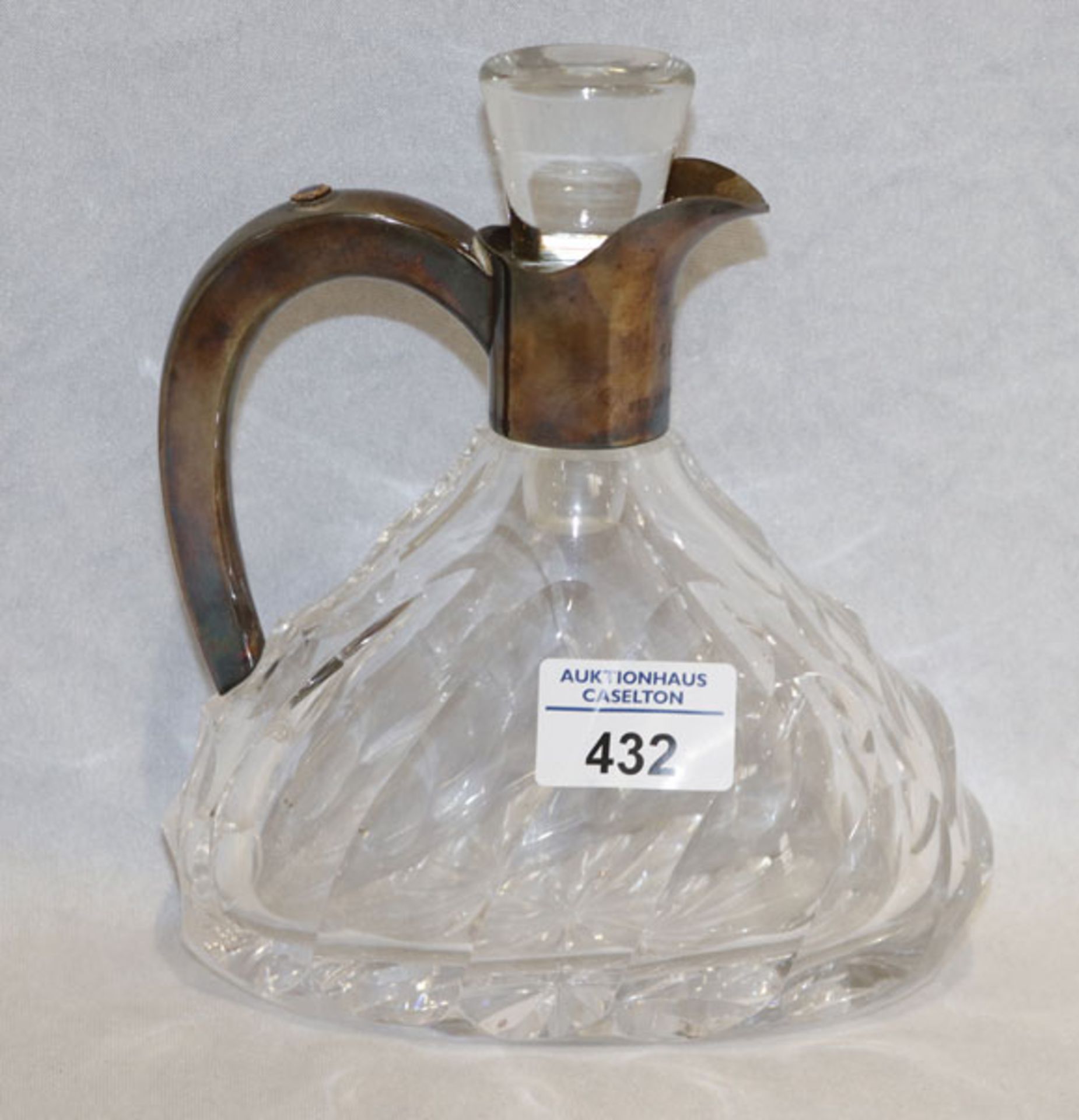 Glas Rumkaraffe mit 830 Silbermontierung, Glas leicht bestossen, graviert und Lions Emblem, H 19 cm,
