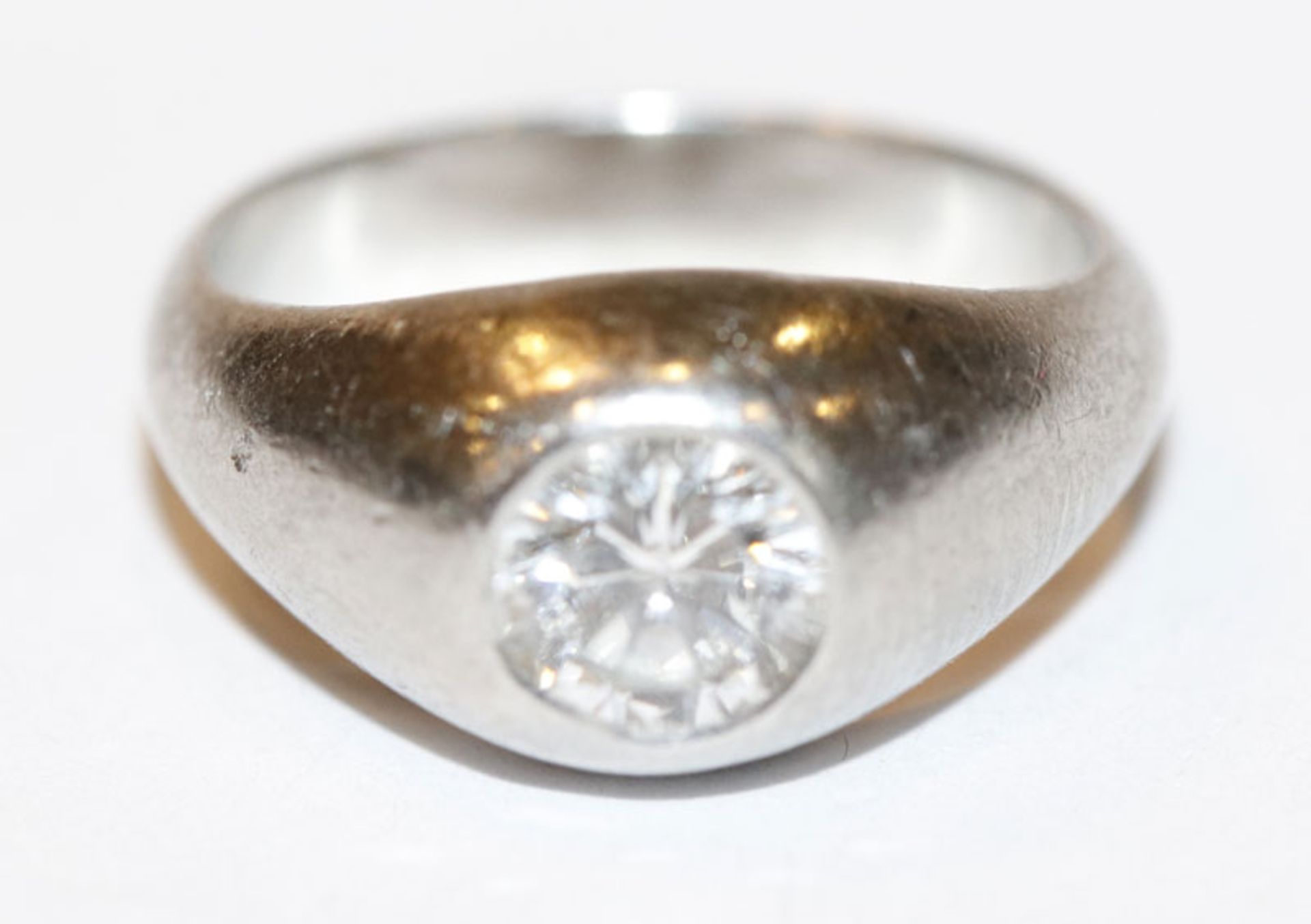 Platin Ring mit Diamant, ca. 0,70 ct., wess. Si, Gr. 47