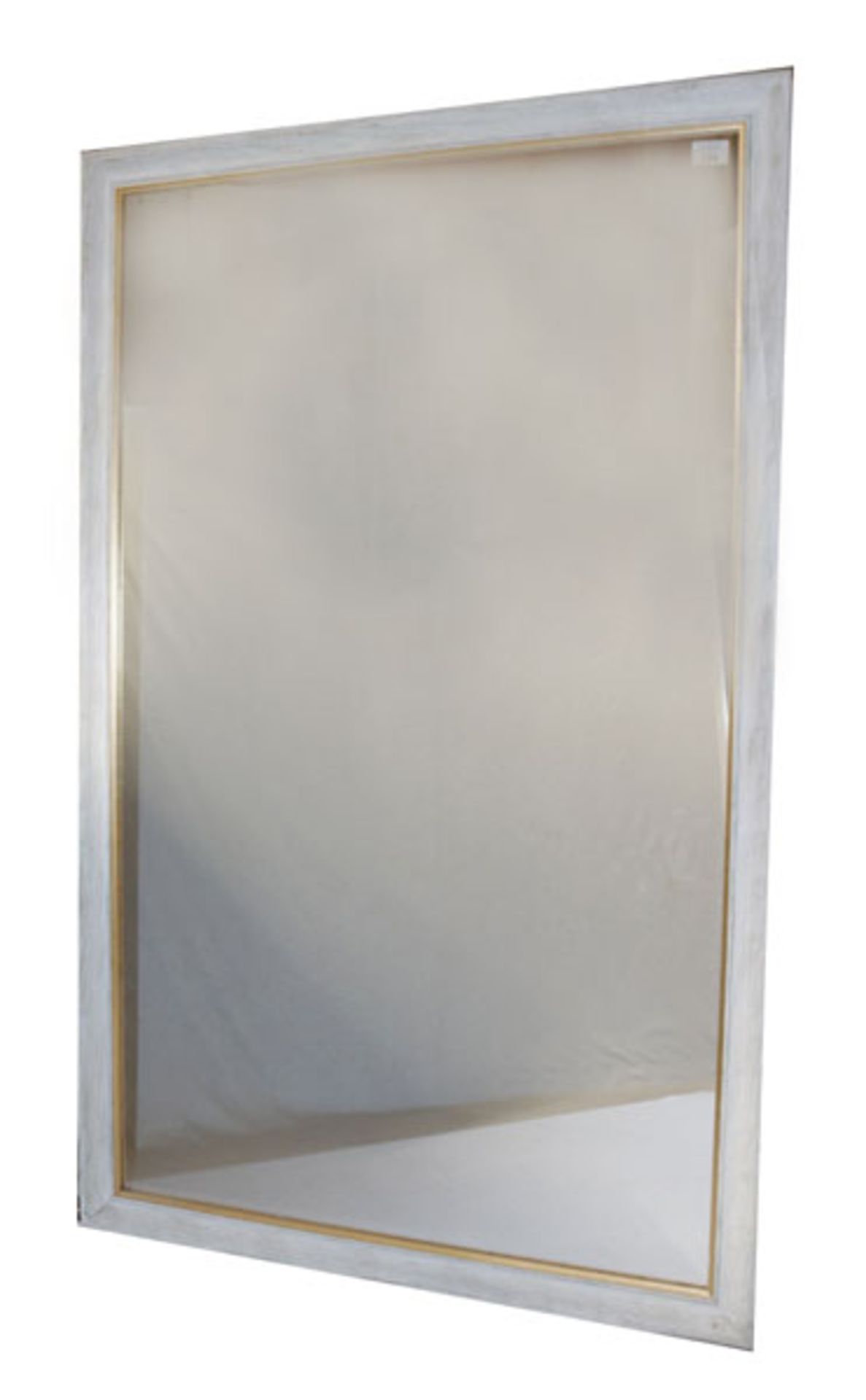 Wandspiegel in weißem Holzrahmen, Rahmen leicht berieben, incl. Rahmen 136,5 cm x 85 cm, Versand per