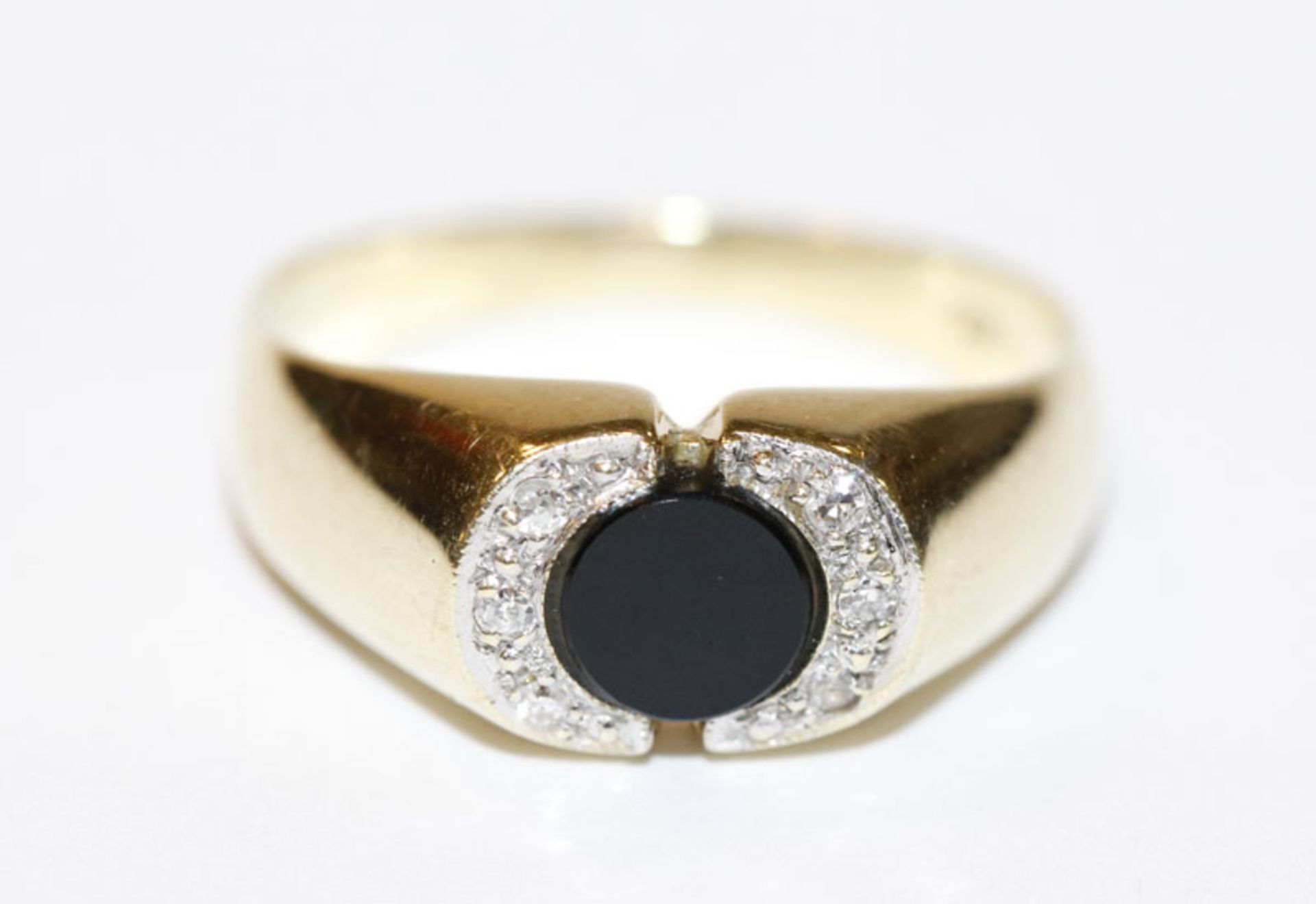 14 k Gelbgold Ring mit Onyx und in Weißgold gefaßten Diamanten, 3,4 gr., Gr. 54