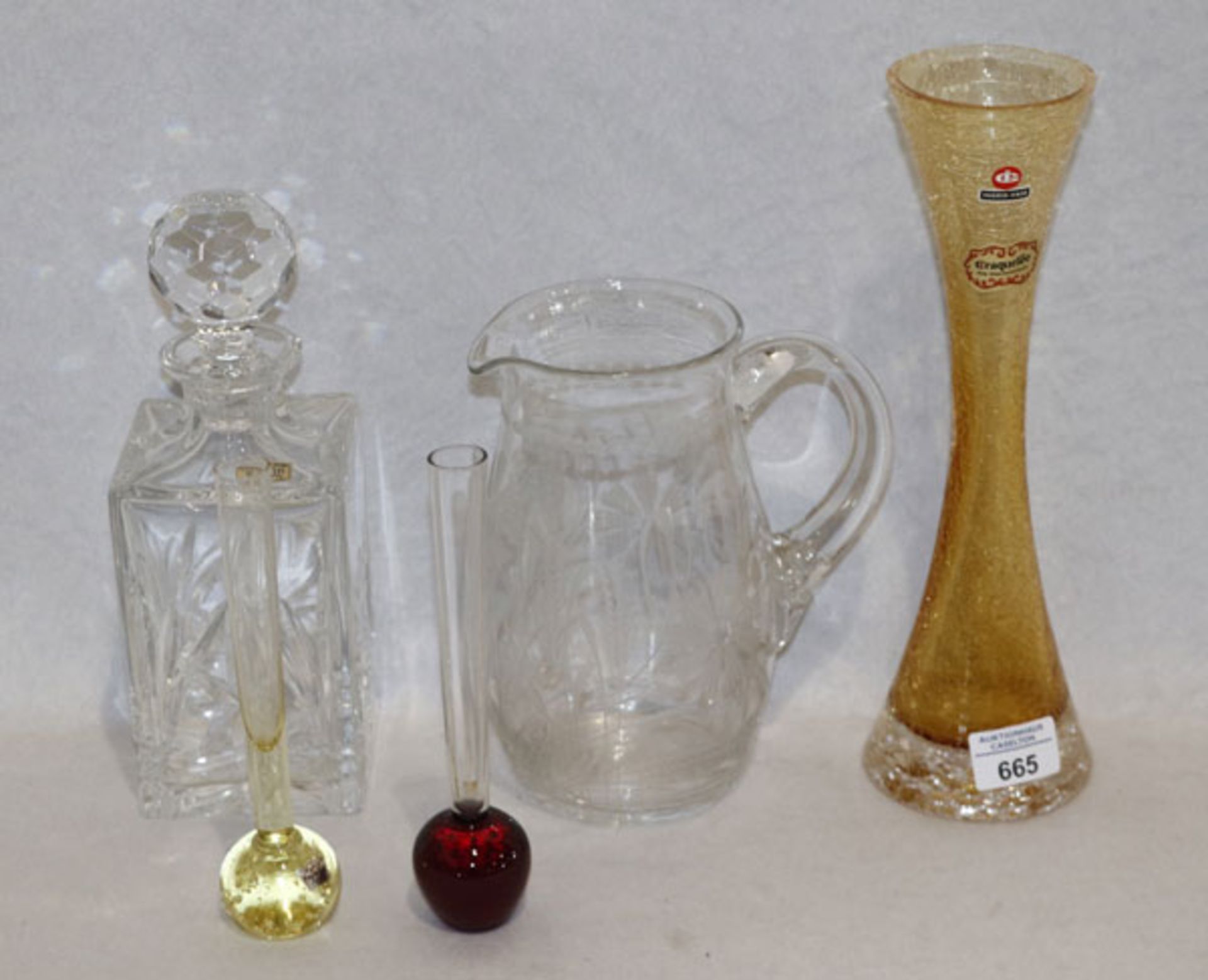 Glas-Konvolut: Kristallkaraffe, H 26 cm, Henkelkrug mit Schliffdekor, H 21 cm, Ingrid Vase mit