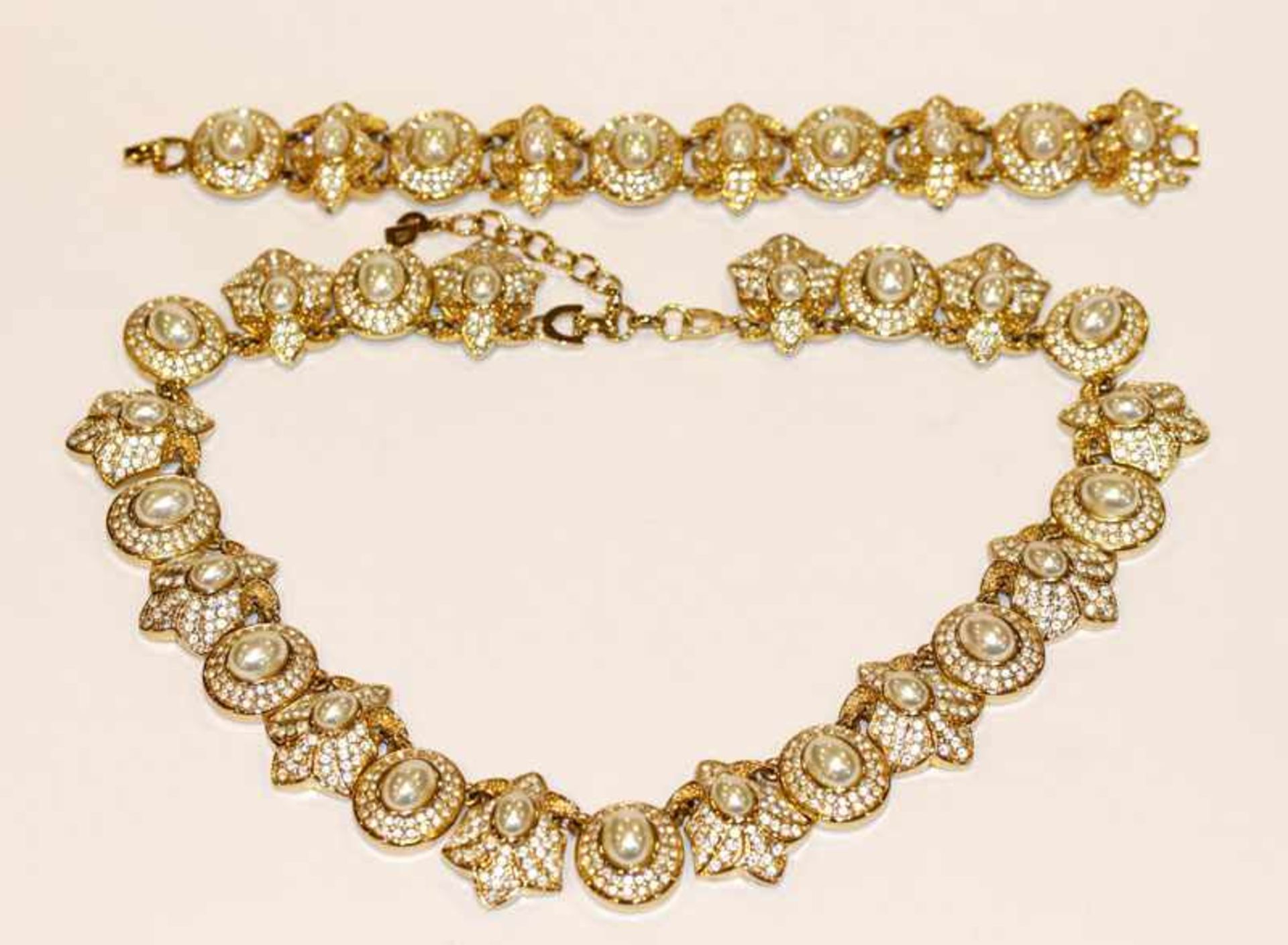 Dekoratives Dior Modeschmuck Collier, L 45 cm, und passendes Armband, L 18 cm