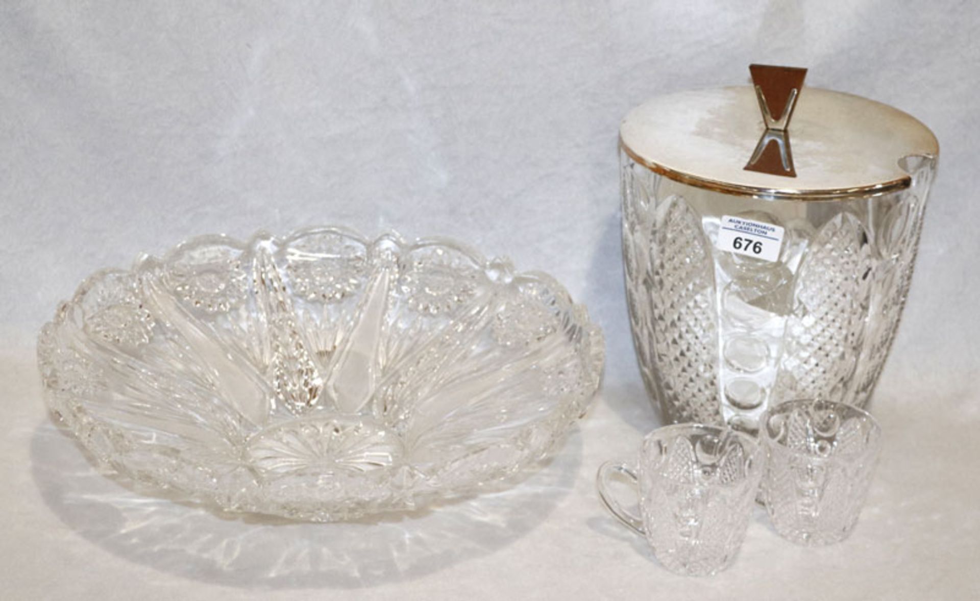 Kristallglas Bowlenset, Bowle, H 26 cm, D 20 cm, mit Deckel und 6 Henkelbecher, H 7 cm, D 7,5 cm,