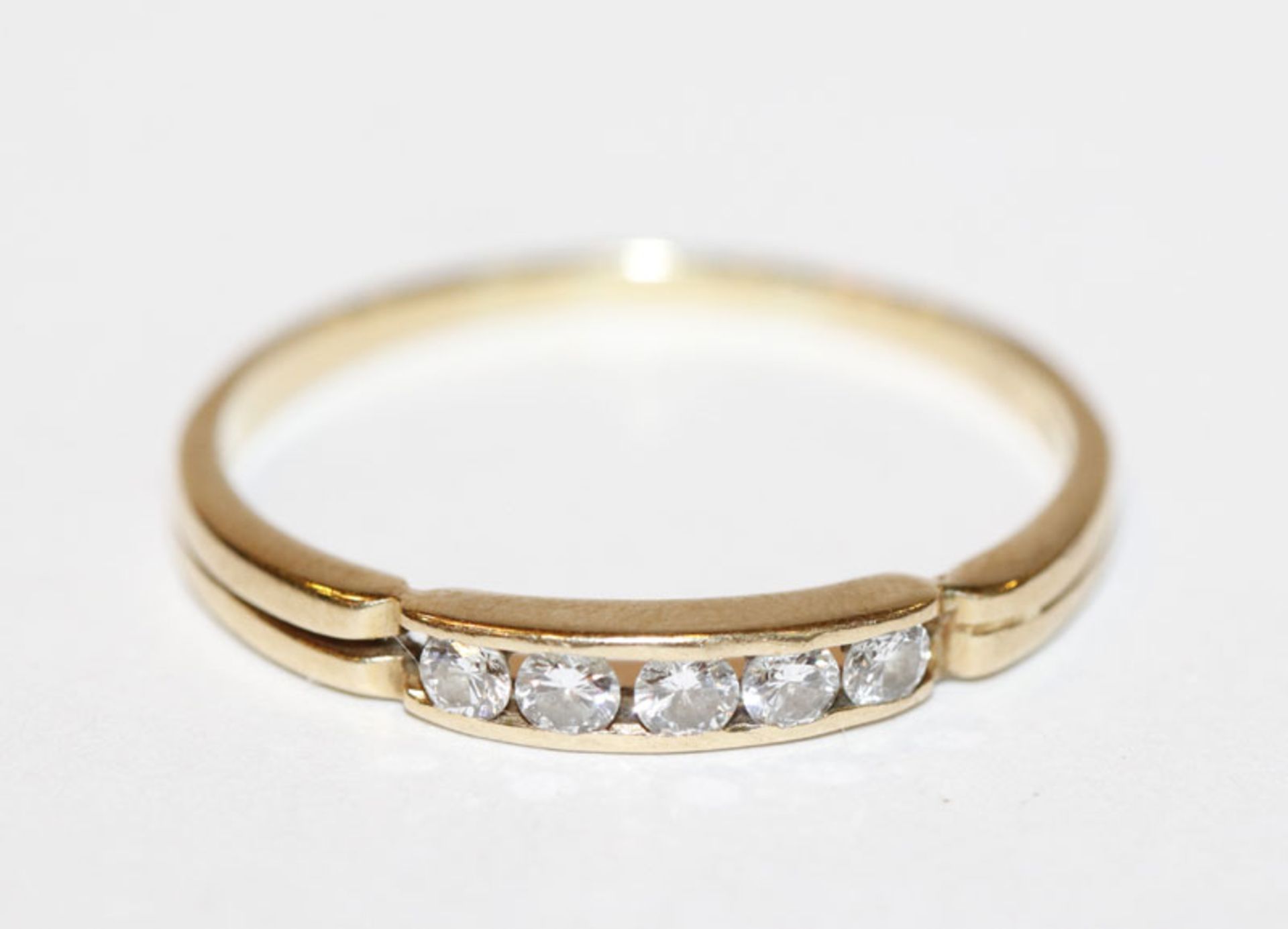 18 k Gelbgold Ring mit 5 Diamanten, 2,4 gr., Gr. 63