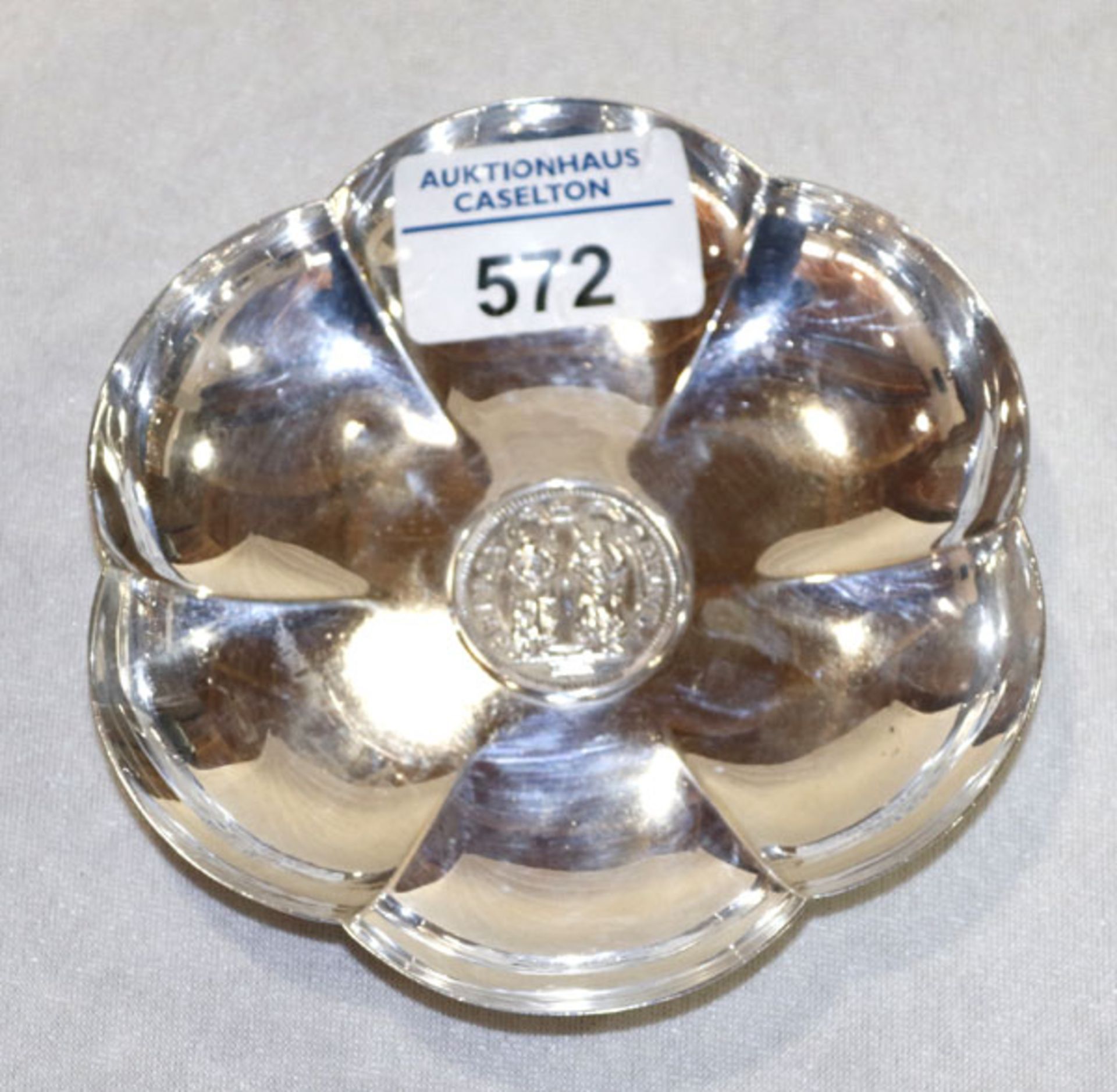 Schälchen mit eingearbeiteter Münze, 800 Silber, gemarkt Jezler, 88 gr., D 12 cm