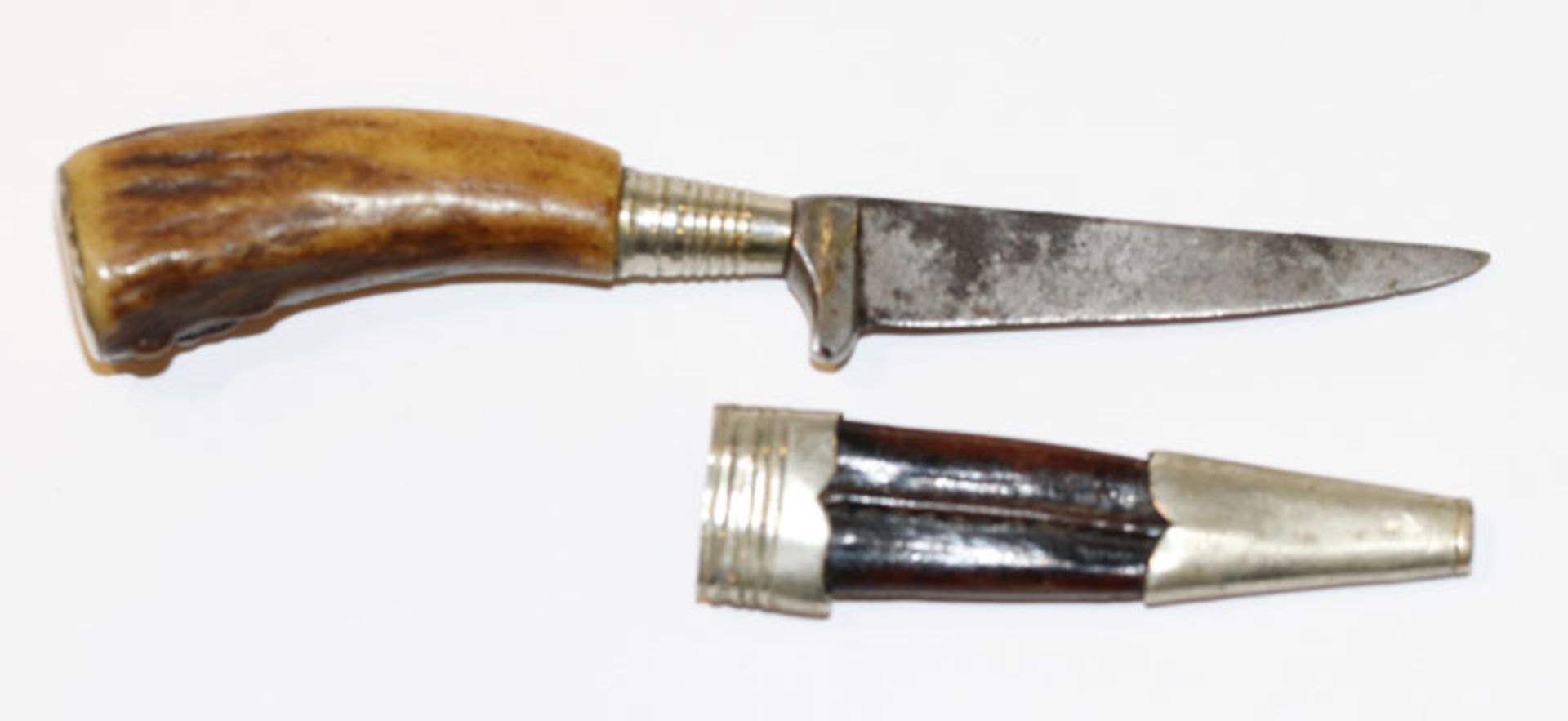 Kleines Messer mit Hirschhorngriff und Leder/Metall Scheide, L 10 cm