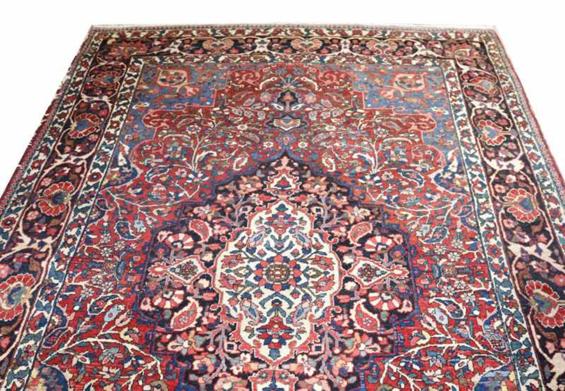 Teppich, Lilian, rot/blau/beige, teils abgetreten und Gebrauchsspuren, 310 cm x 167 cm