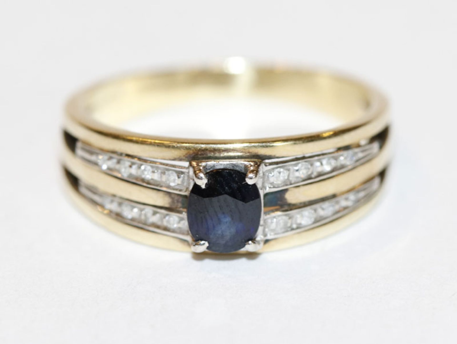 14 k Gelbgold (geprüft) Ring mit Safir und Diamanten, 4,2 gr., Gr. 57