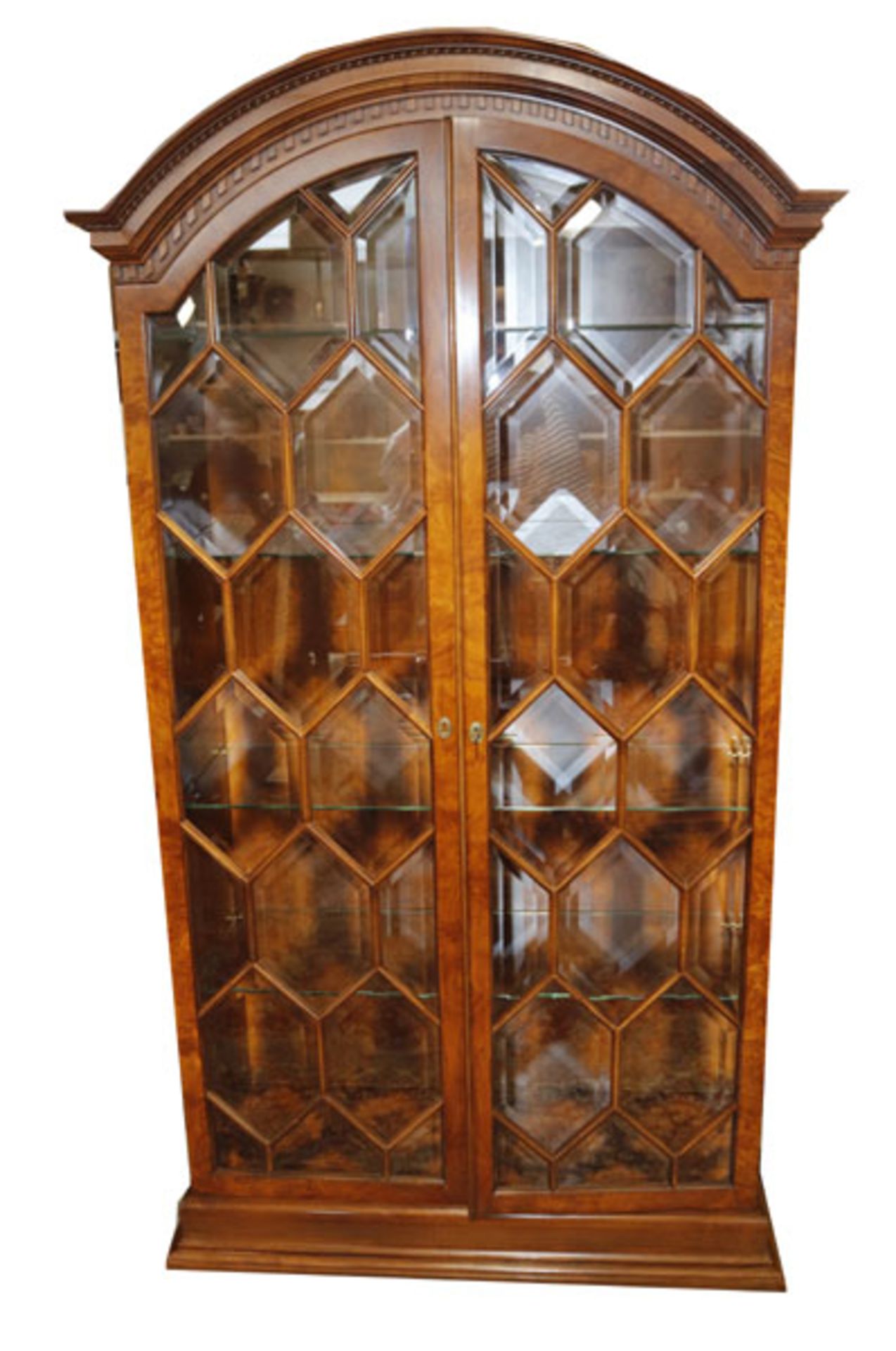 Vitrinenschrank, Korpus mit 2 verglasten Türen, Facettenschliff, H 212 cm, B 104 cm, T 48 cm,