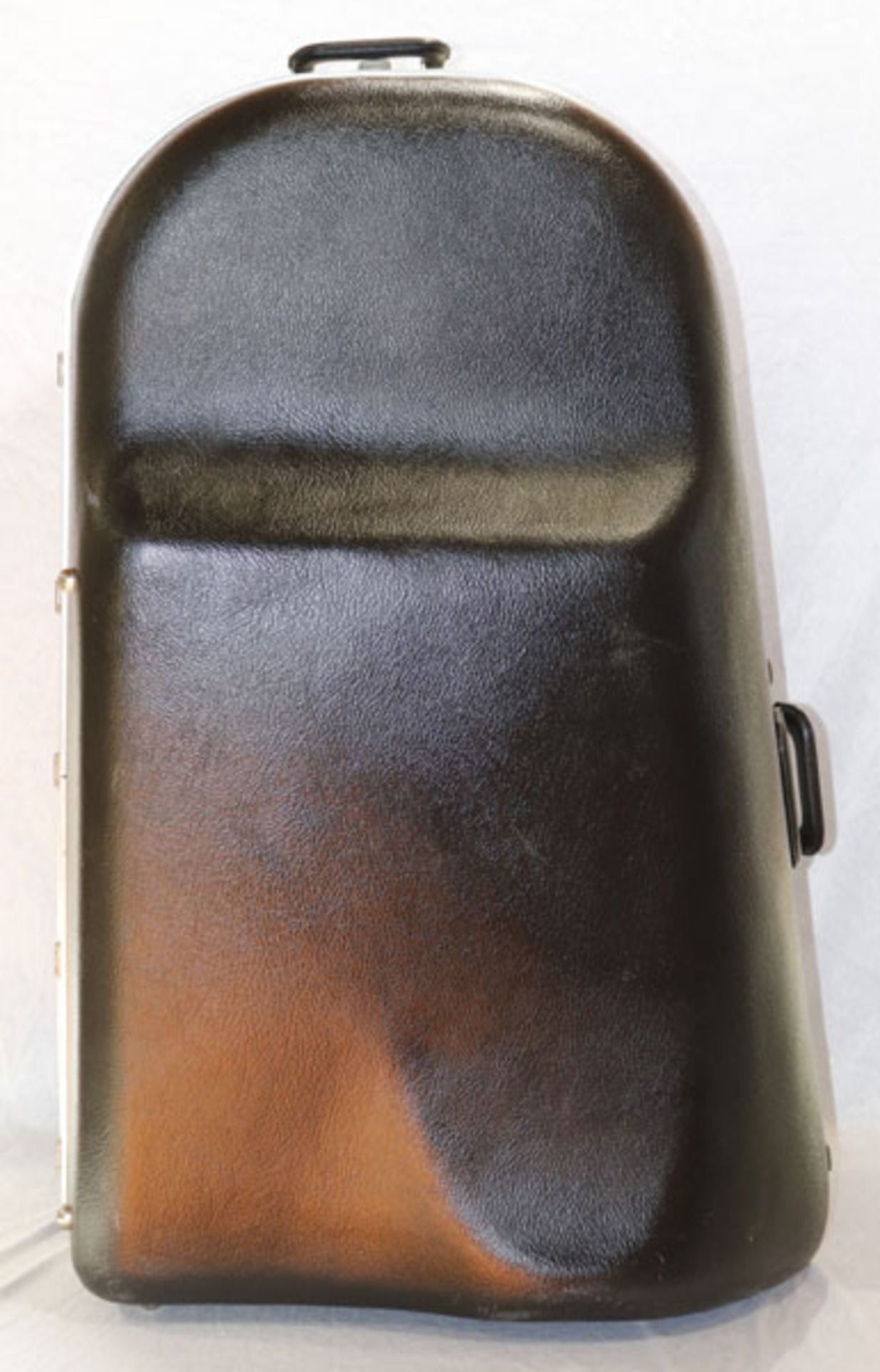 Koffer für eine B-Tuba, H 100 cm, B 60 cm, T 42 cm, Gebrauchsspuren