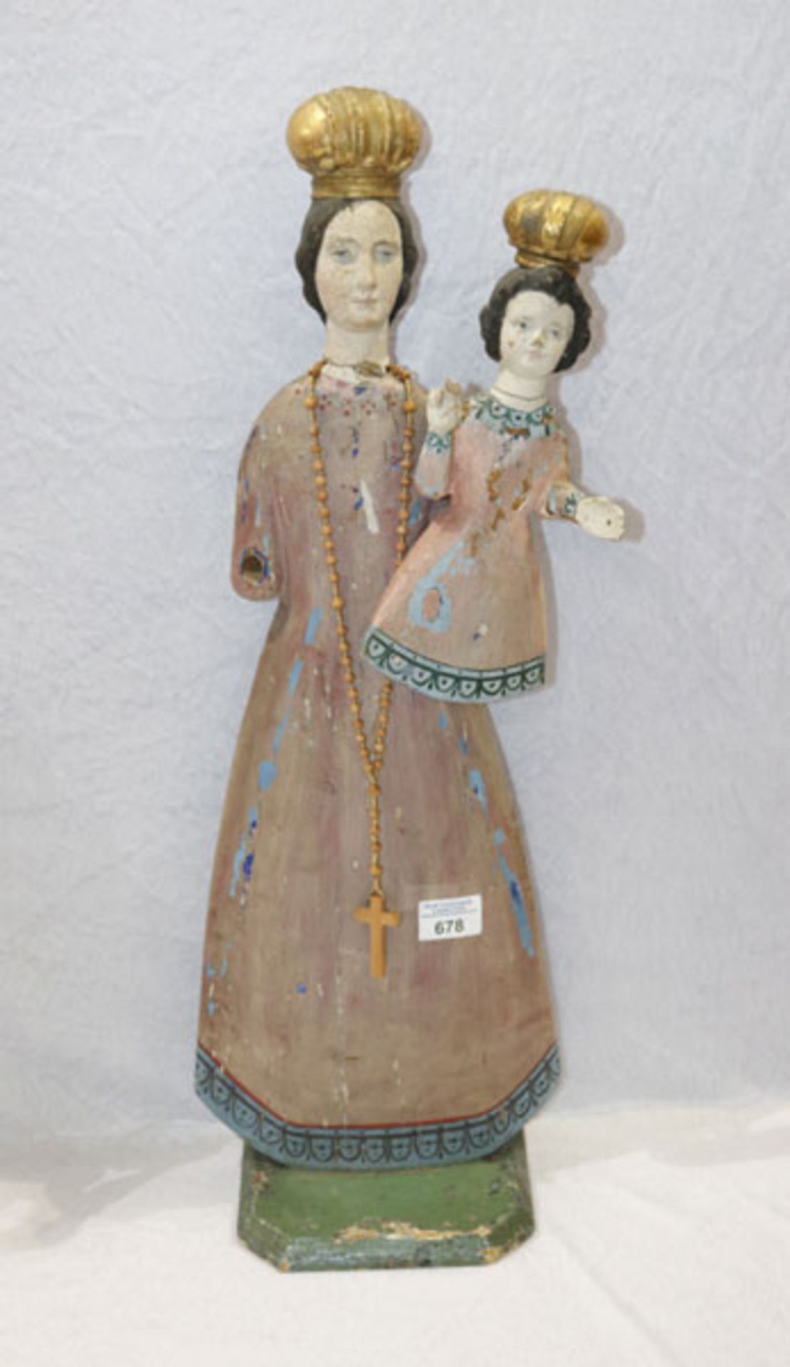 Holz Figurenskulptur 'Maria mit Kind', um 1900, farbig bemalt, ein Arm fehlt, beschädigt und