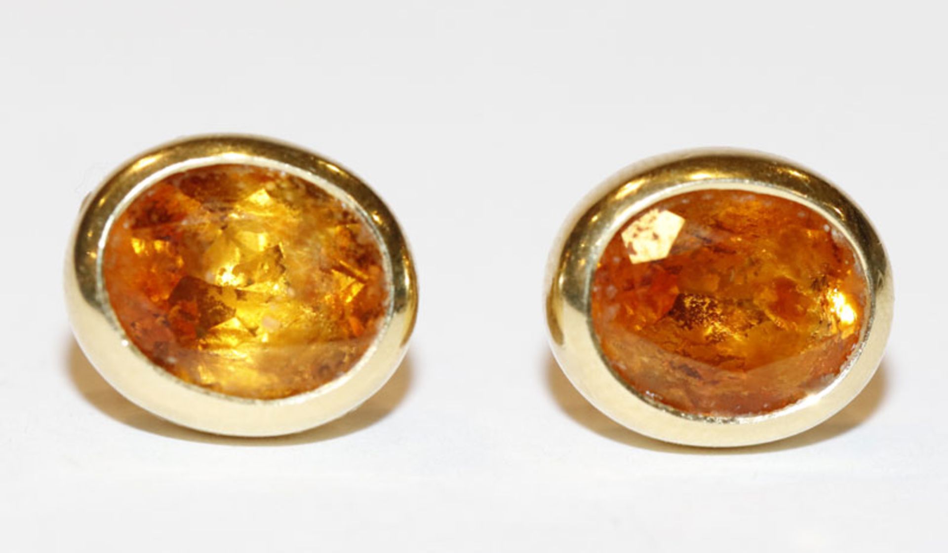 Paar 18 k Gelbgold Ohrstecker mit Goldtopas, 7,5 gr., 1,2 cm x 1 cm