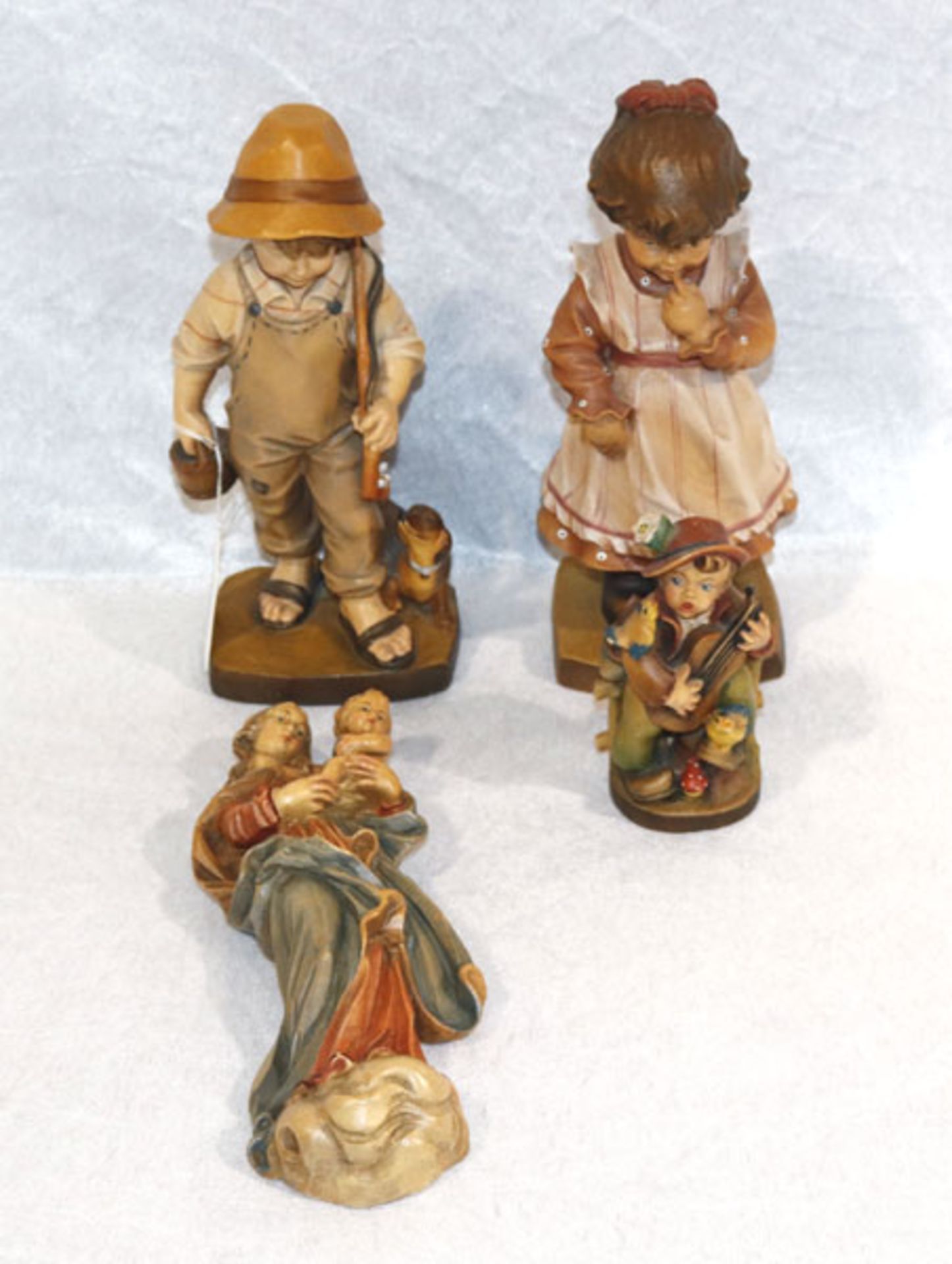 Konvolut von Holzfiguren: 'Kinderpaar mit Dackel', Holzschnitzerei Toni Baur, Oberammergau, H 22 cm,