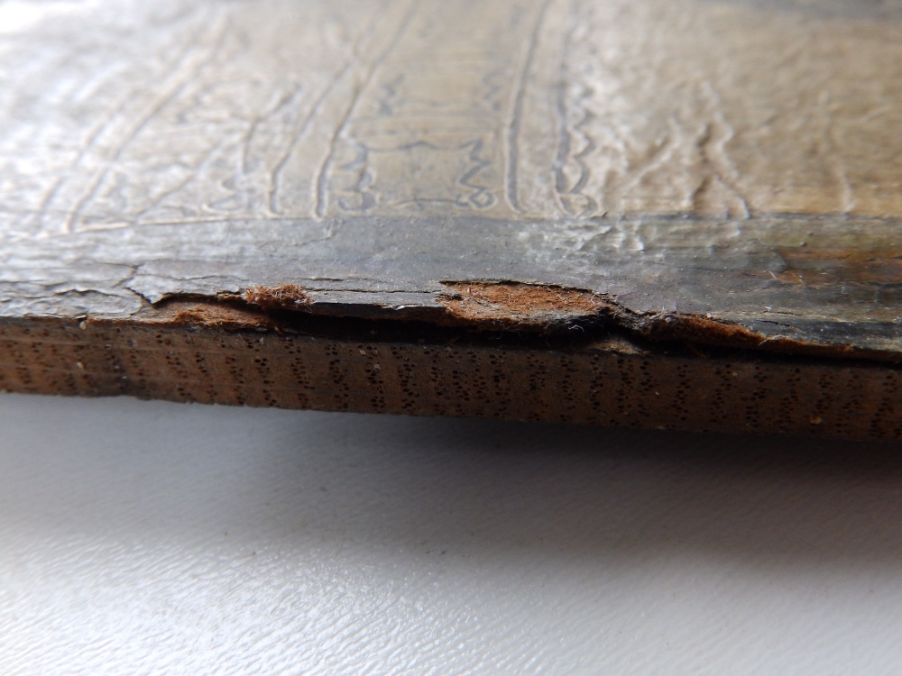 An antique oil laid on panel - Portrait of an Elizabethan lady with jewels in her red hair, tooled - Image 7 of 8