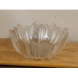 A modern Dartington lead crystal glass bowl - 'Hollywood' by Frank Thrower.