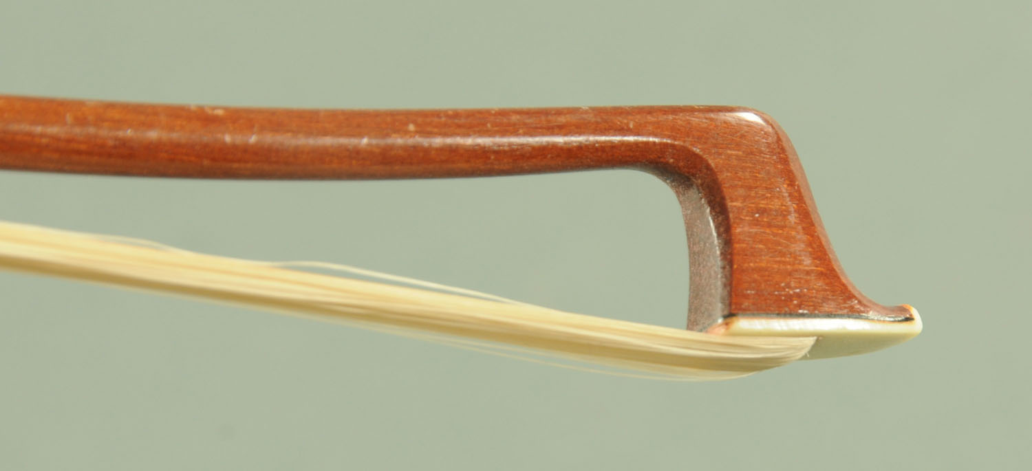 A Chinese 1/8 size violin, together with a 48.5 cm Korean bow, all within a Chinese hard shell case. - Image 7 of 7