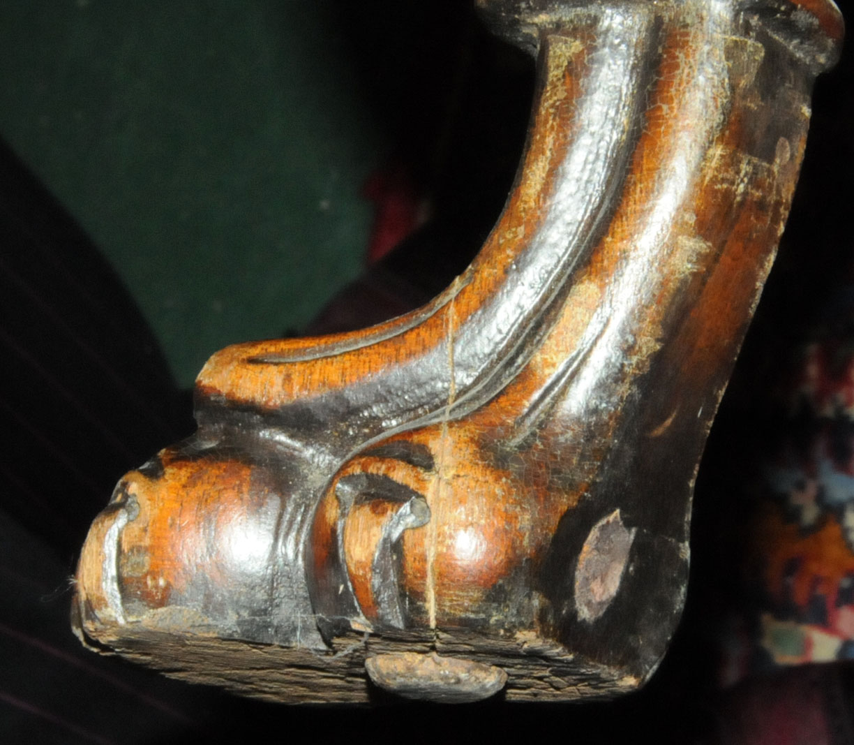 A 19th century mahogany daybed, with exposed cornucopia and foliate carved moulded showframe, - Image 6 of 12