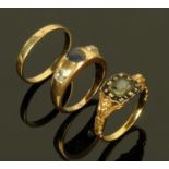 An 18 ct gold in memoriam ring,