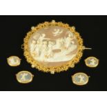 A late Victorian cameo brooch,