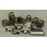 A collection of vintage cameras to include a Zeiss Ikon box-tengor with Goerz Frontar lens,