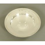 A silver Armada type dish, Mappin & Webb, London 1969. 17 cm diameter, 272.5 grams.